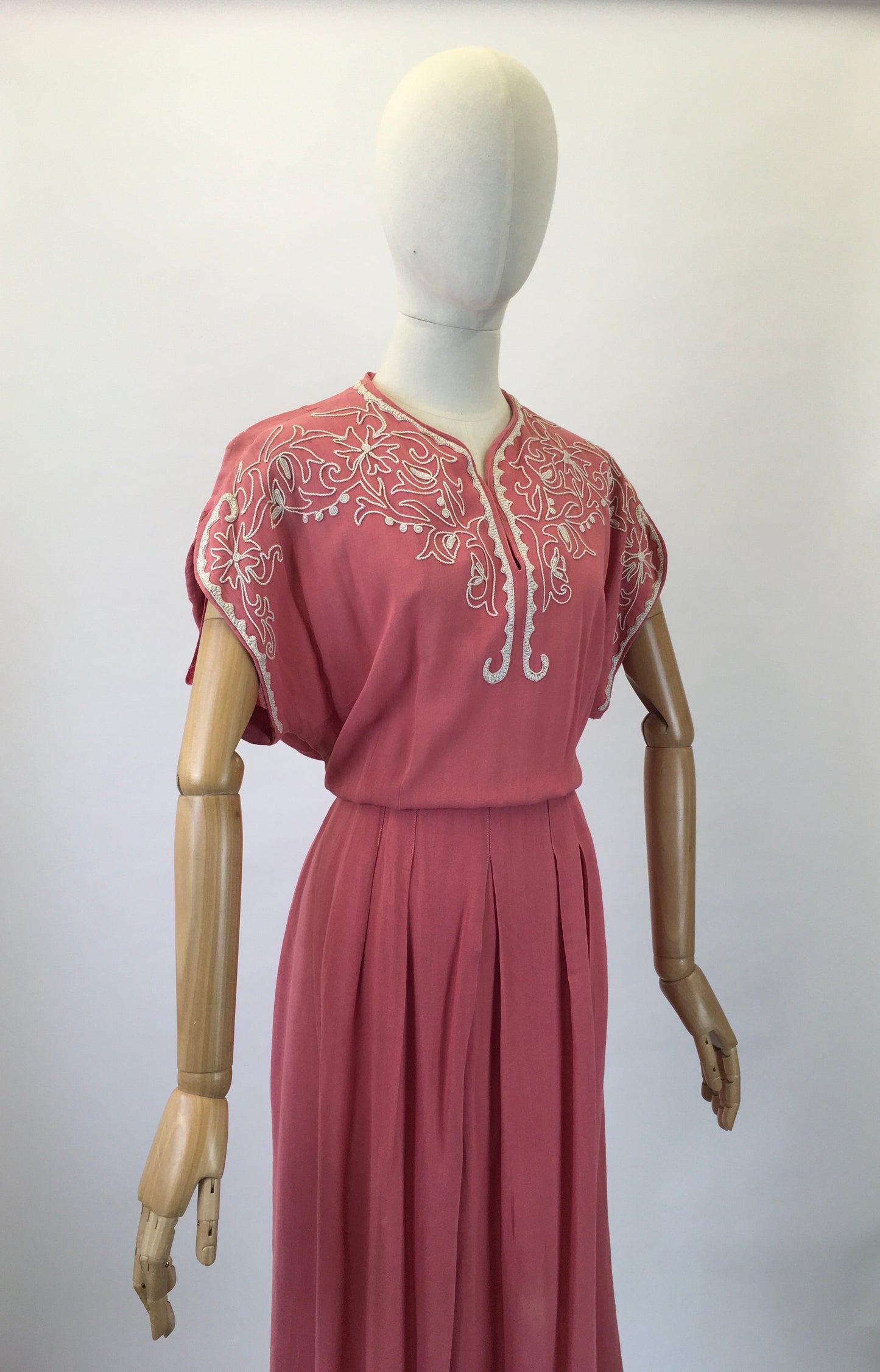 Original 1940s Fine Cotton Lawn Dress - subtle shade of Salmon Pink