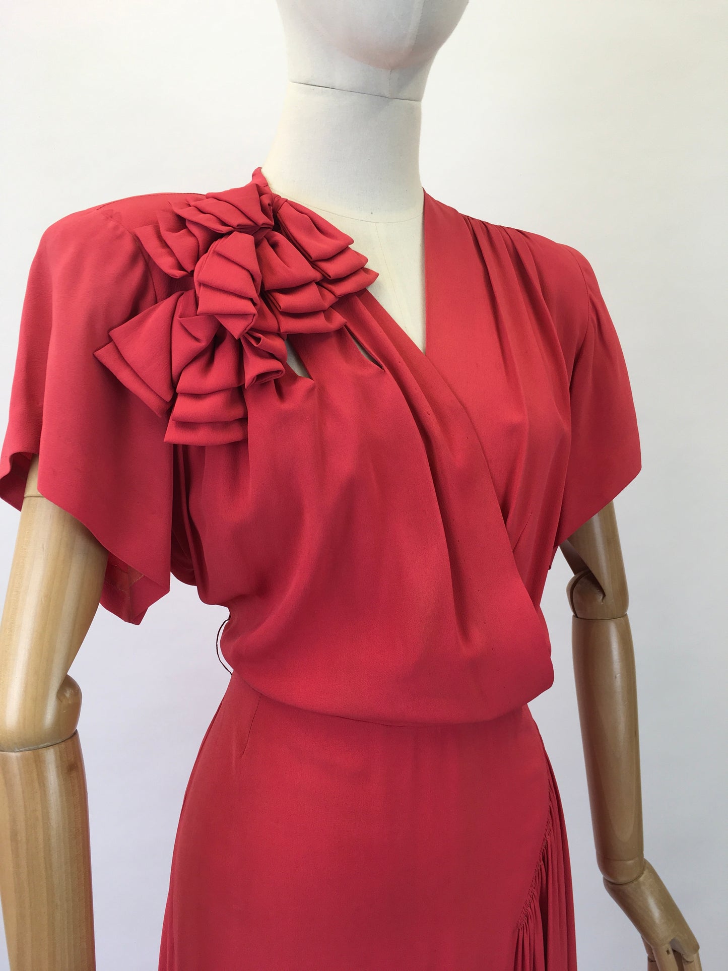 Original  1940's Spectacular evening gown - in a sumptuous coral red