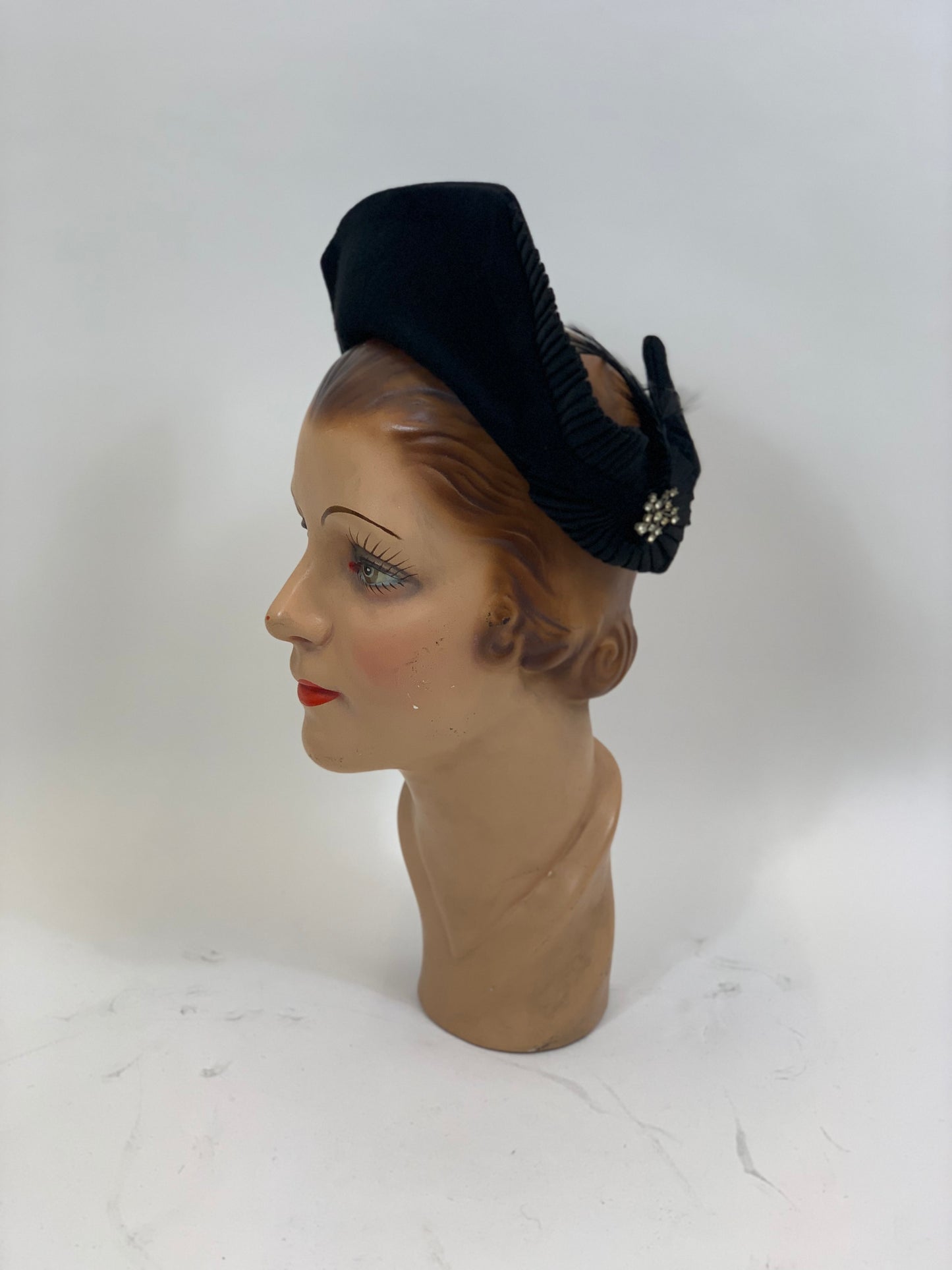 Original 1930’s Fabulous Headpiece - in Black