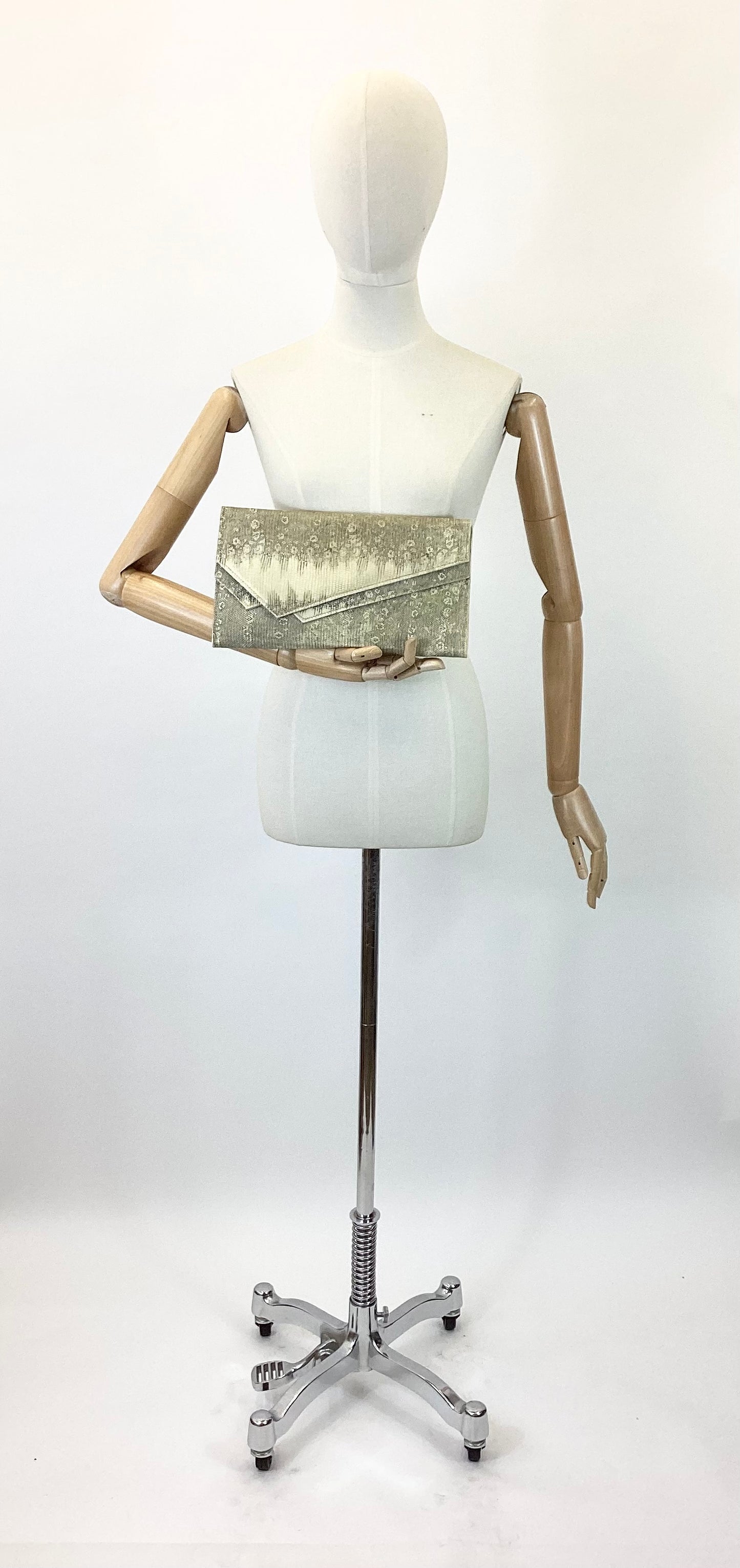 Original 1930s Fabulous Skin Clutch bag - in natural colour
