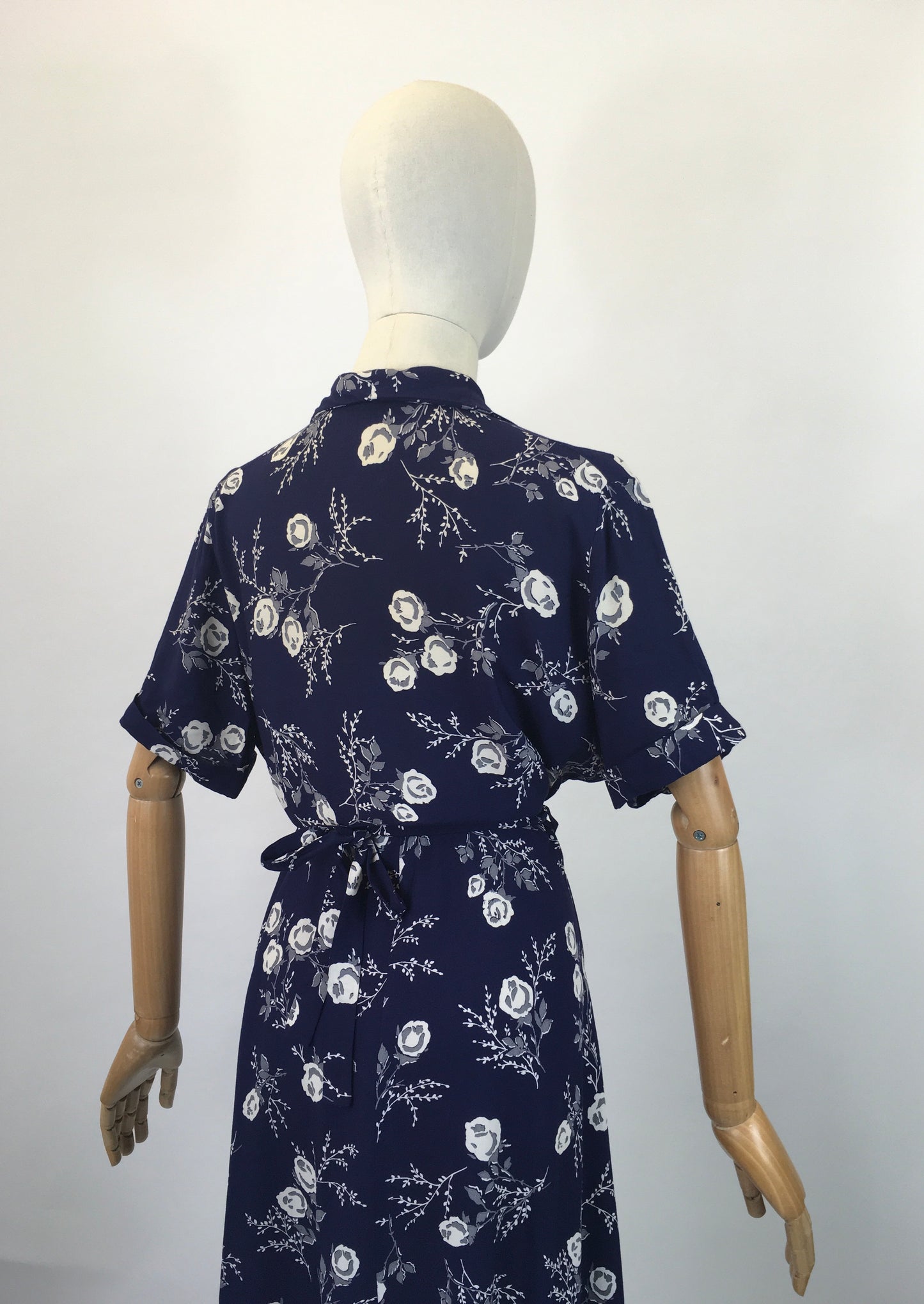 Original 1940’s Floral Cotton Shirtwaister dress - In hues of Cream and grey flowers