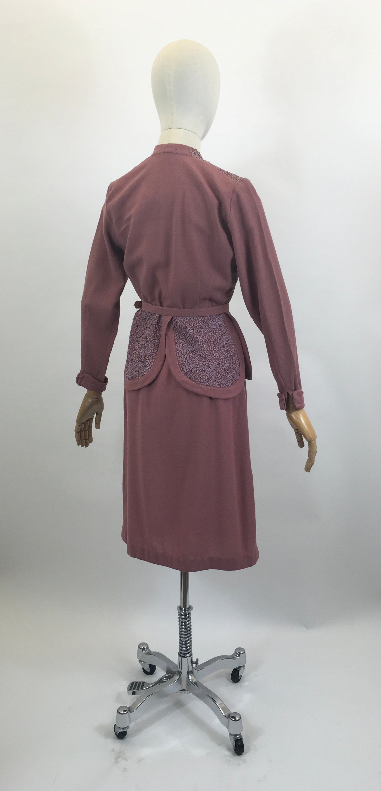 Original 1940’s Gorgeous 2pc suit - in a Dusky Rose