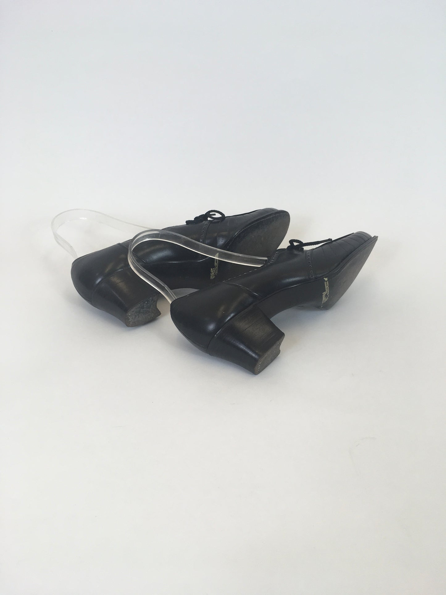 Original 1940’s Fabulous Lace Up Shoes - in True Navy