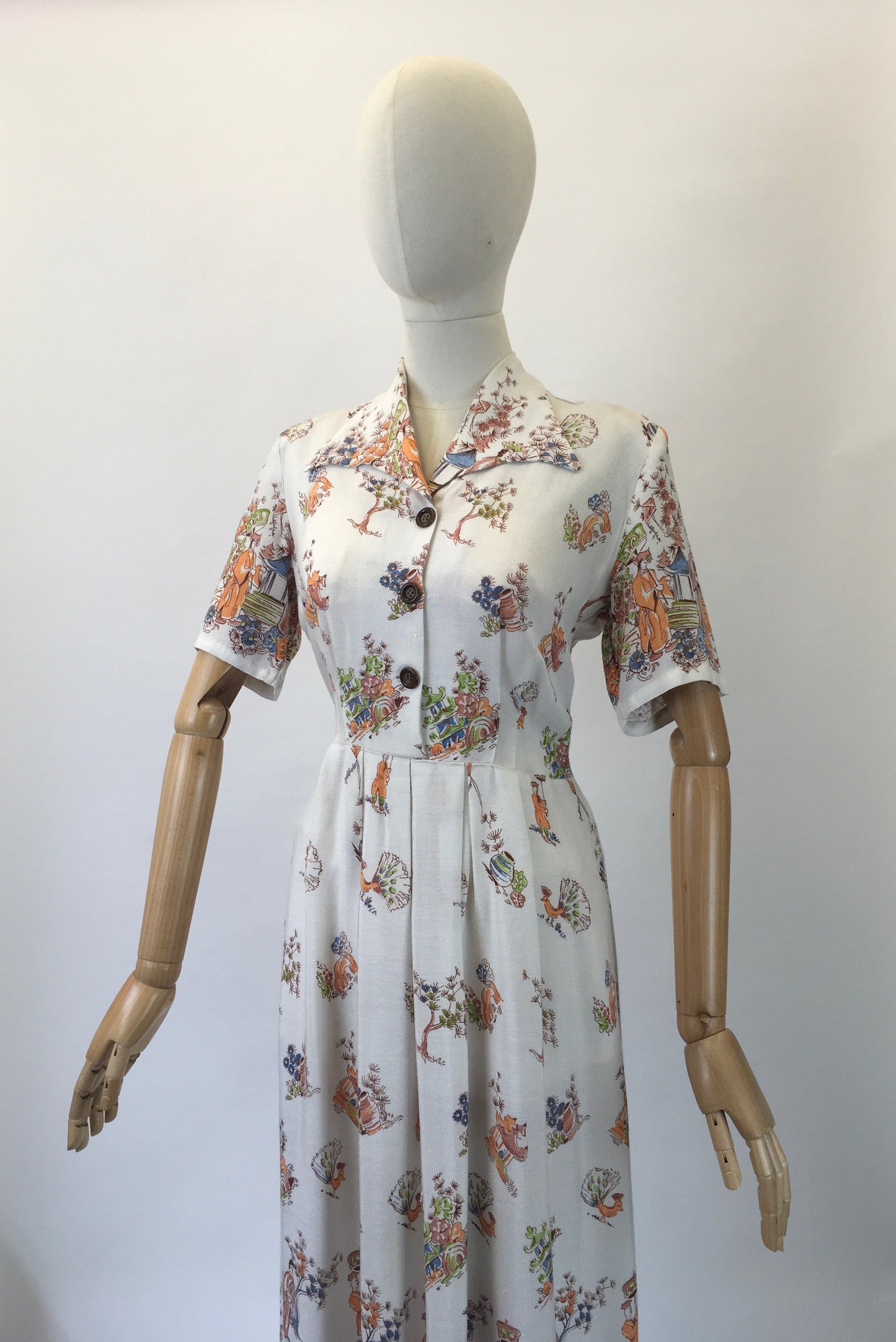 Original 1940s Novelty print dress-amazing brightly coloured scenes.