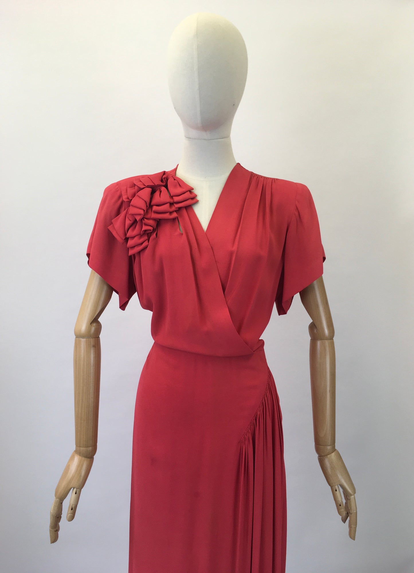 Original  1940's Spectacular evening gown - in a sumptuous coral red