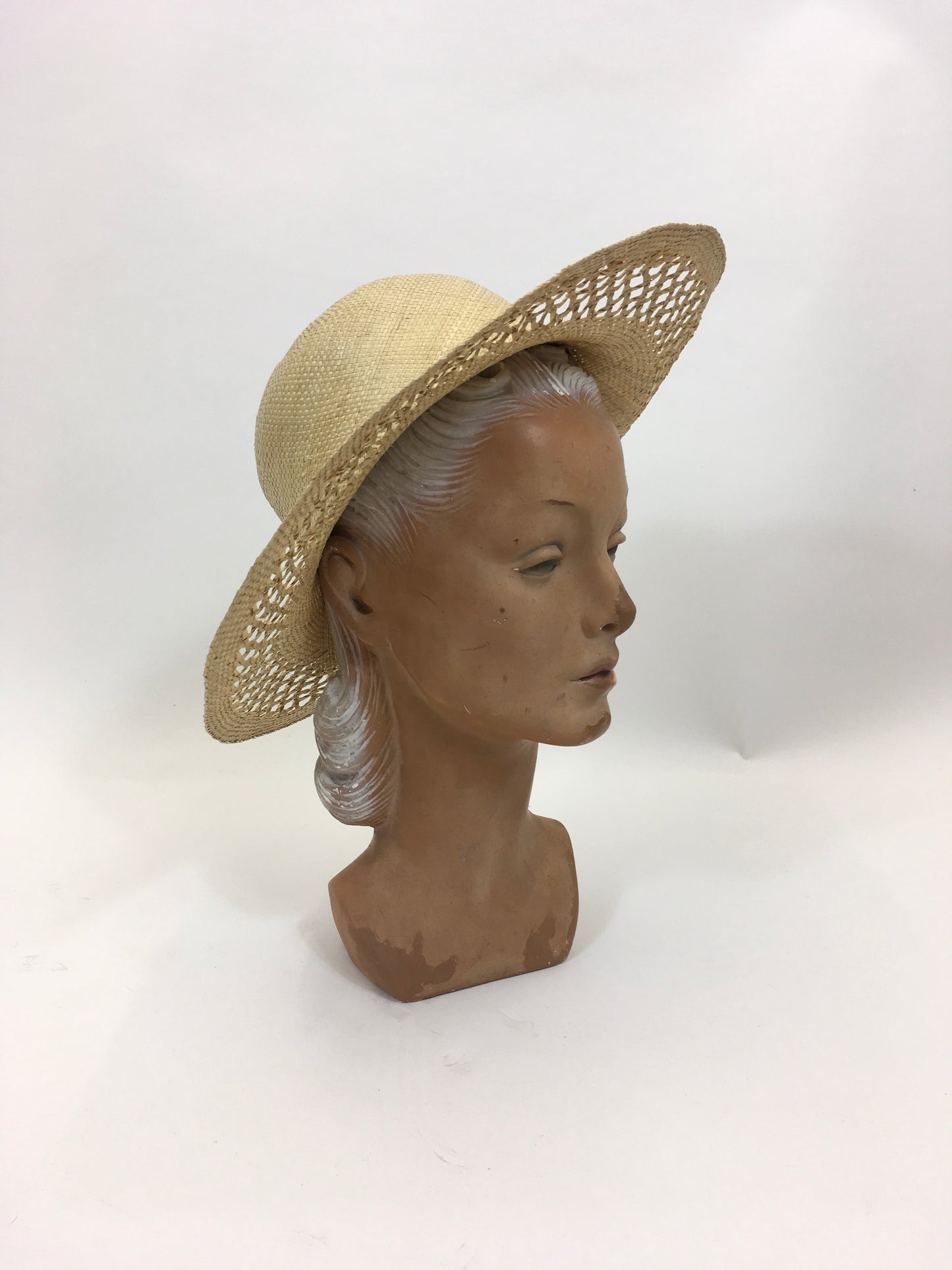 Original 1930’s Lovely Natural Straw Hat with Fretwork