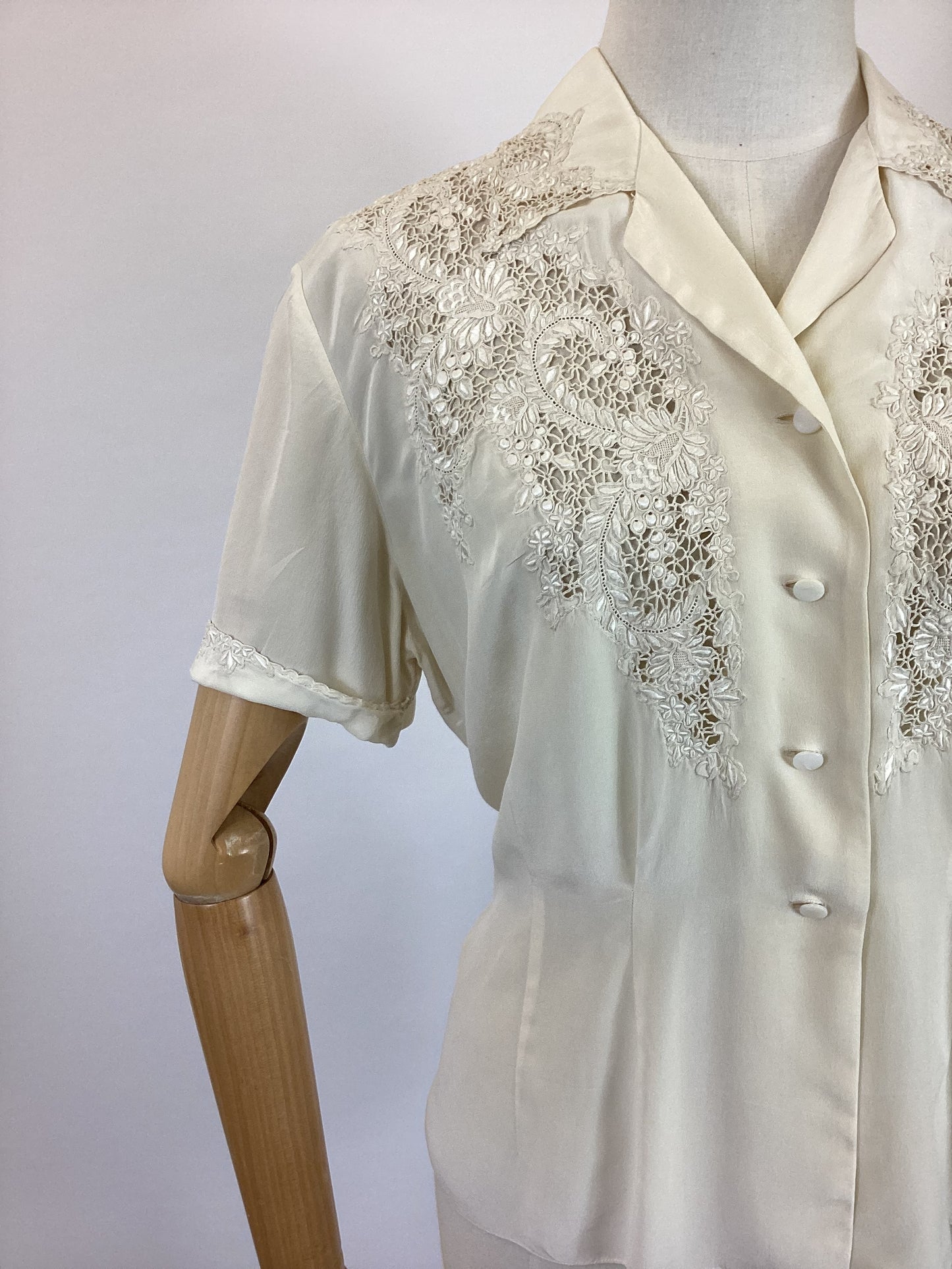 Original 40’s  Embroidered Blouse - in cream