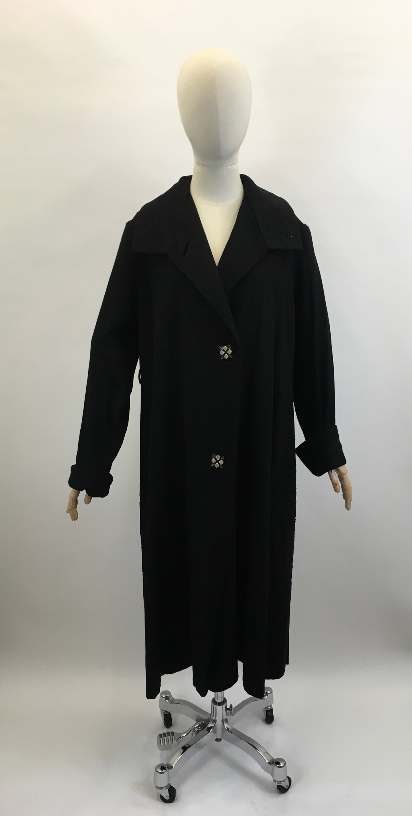 Original 20’s/ 30’s Fabulous Wool Coat in Black