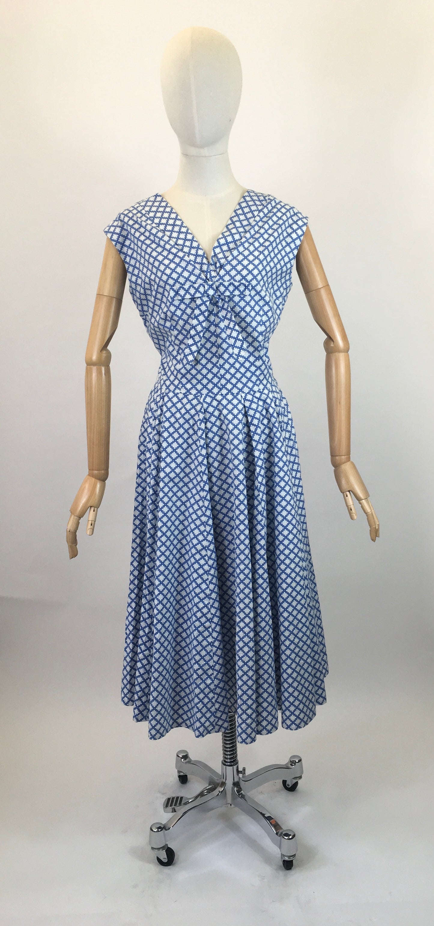 Original 1950s Fabulous Cotton Day dress- in Powder Blue and White