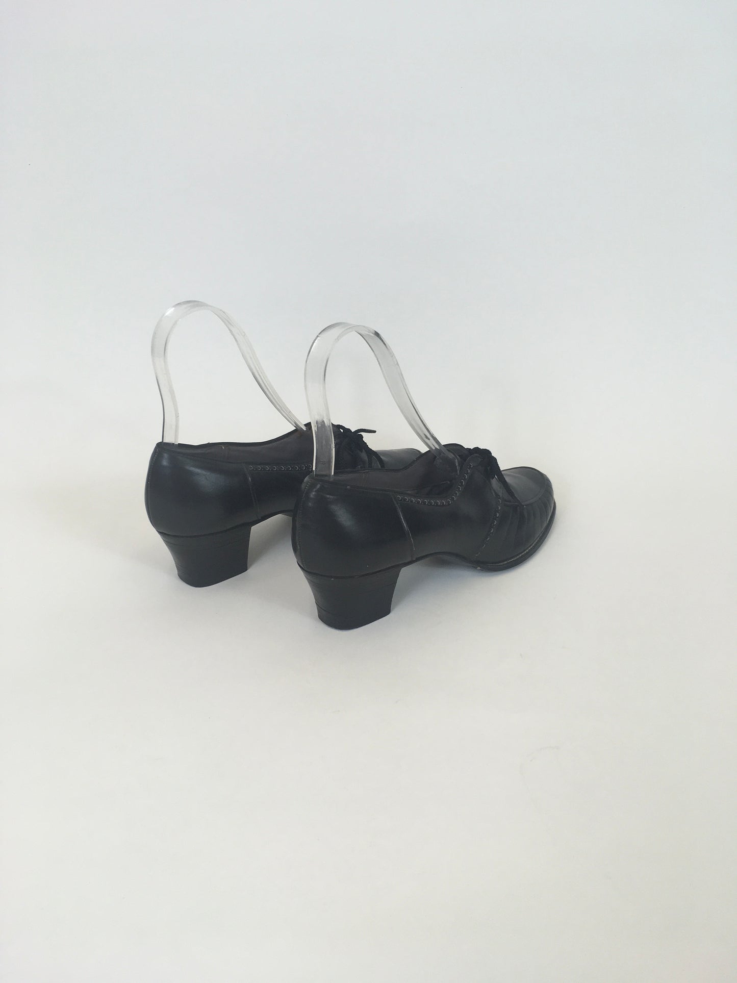 Original 1940’s Fabulous Lace Up Shoes - in True Navy