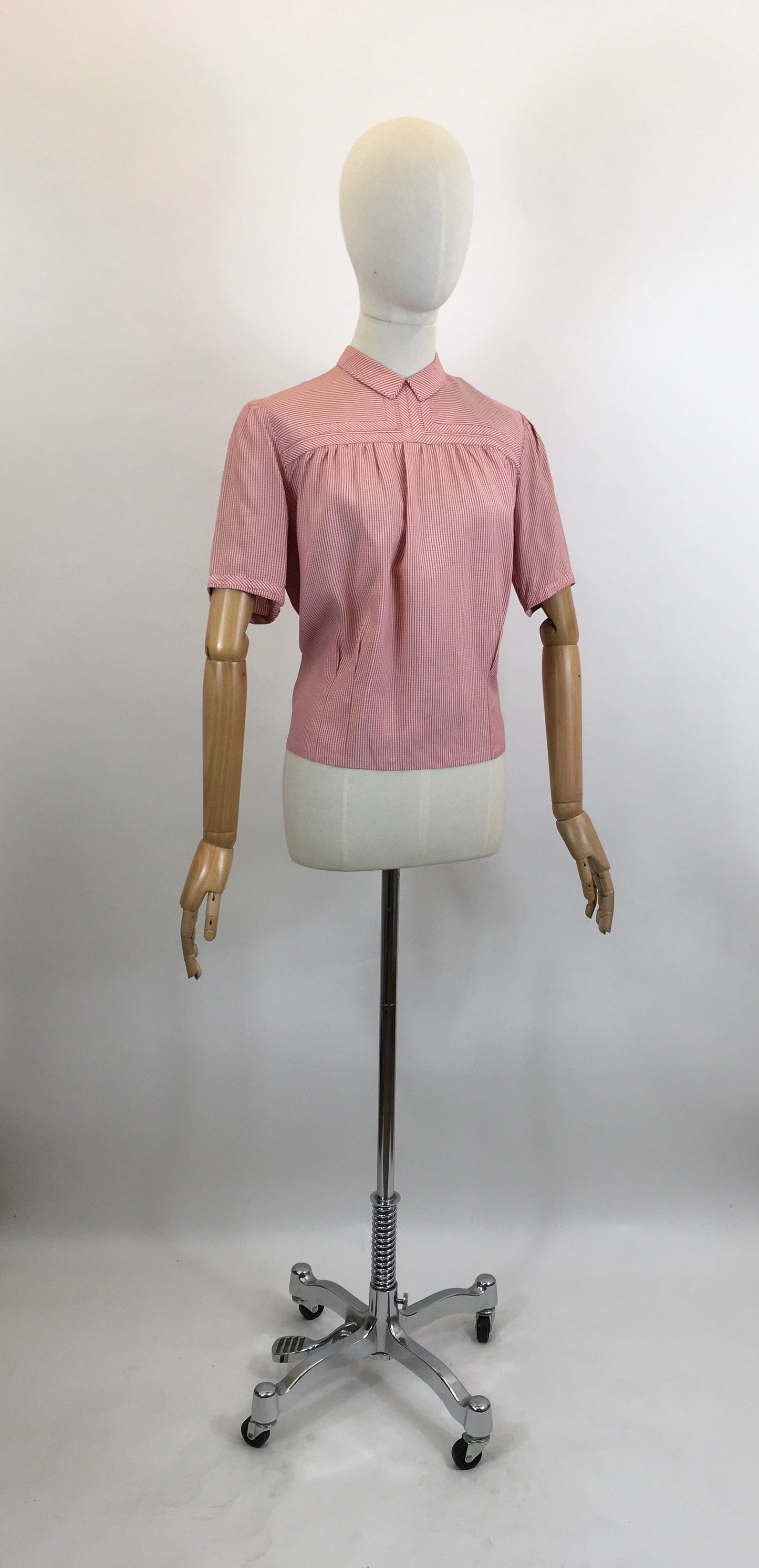 Original 1940’s Gorgeous Subtle Plaid Blouse - of Red, Pink and White