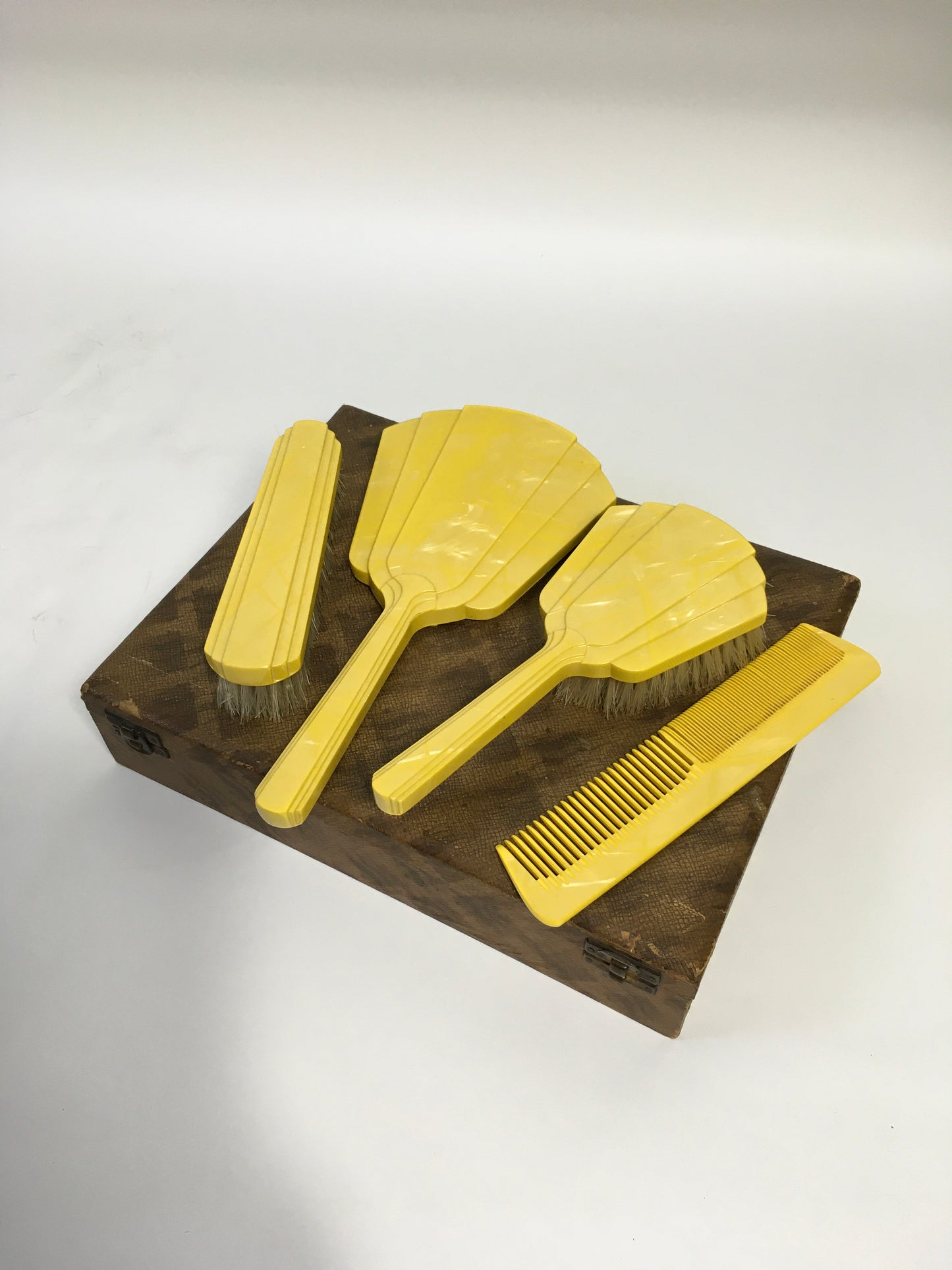 Original 1940’s /50’s Phenolic 4pc Dressing Table Set - in Canary Yellow marl
