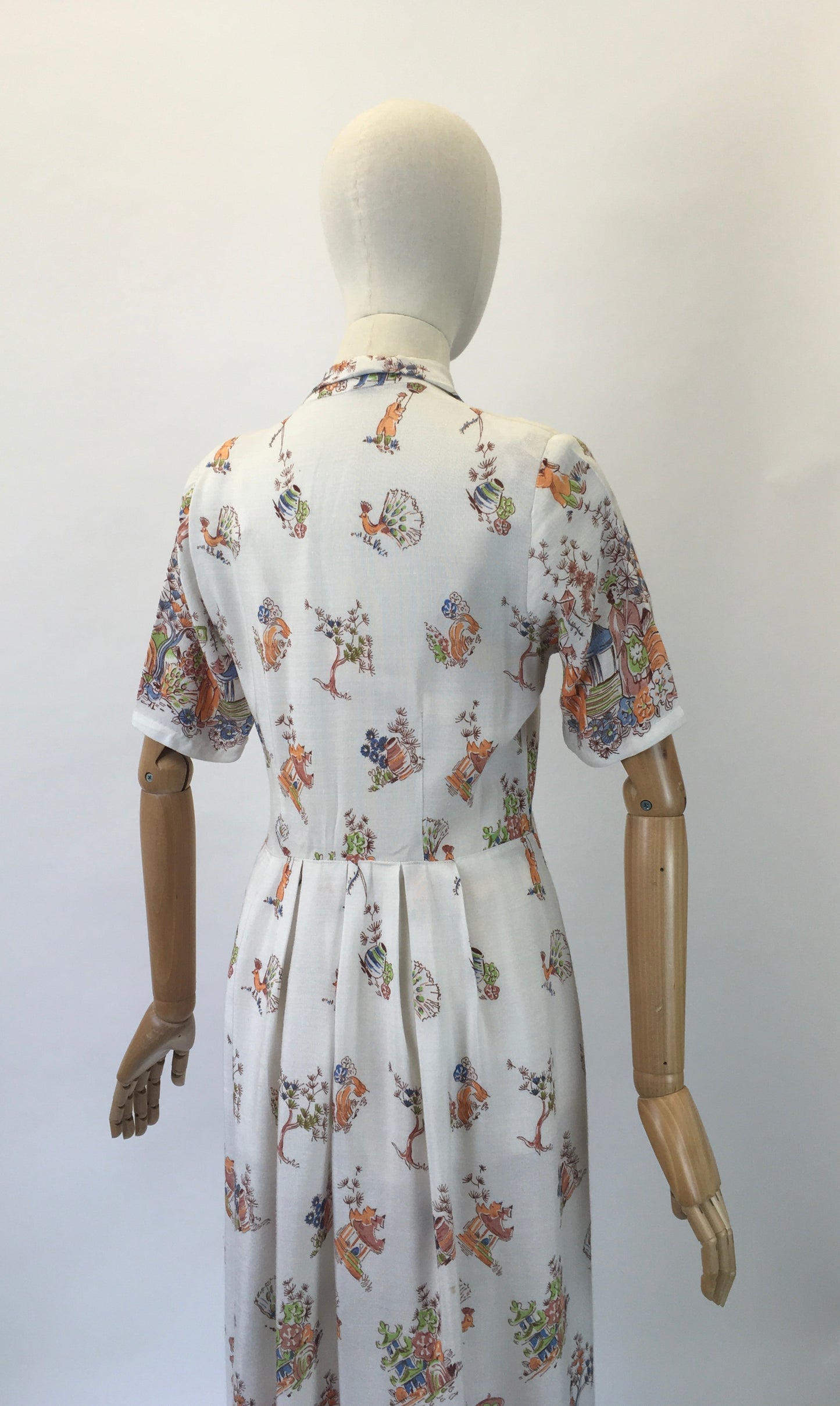Original 1940s Novelty print dress-amazing brightly coloured scenes.
