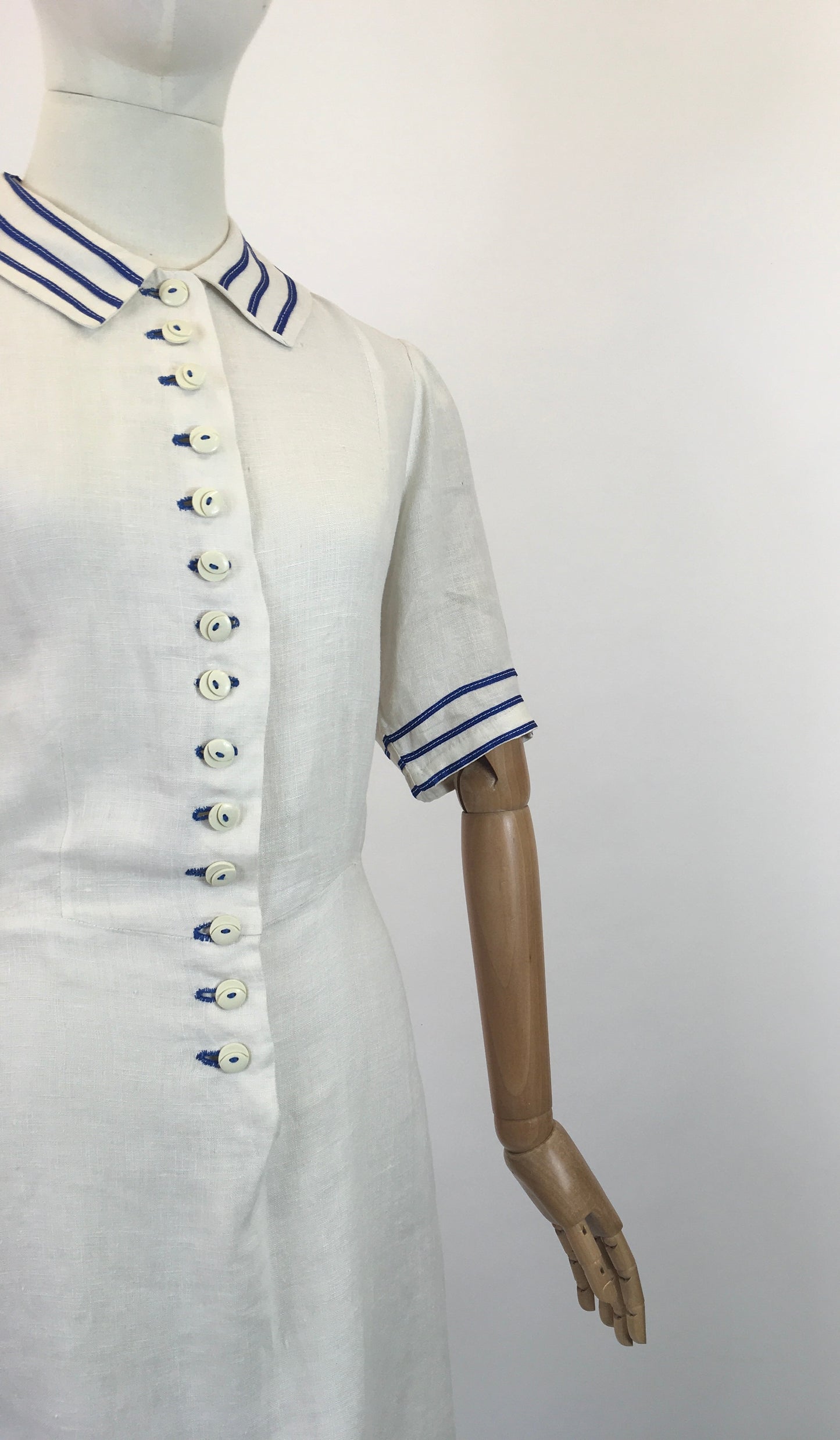 Original early 30’s Linen dress - White with contrast Blue Detailing.