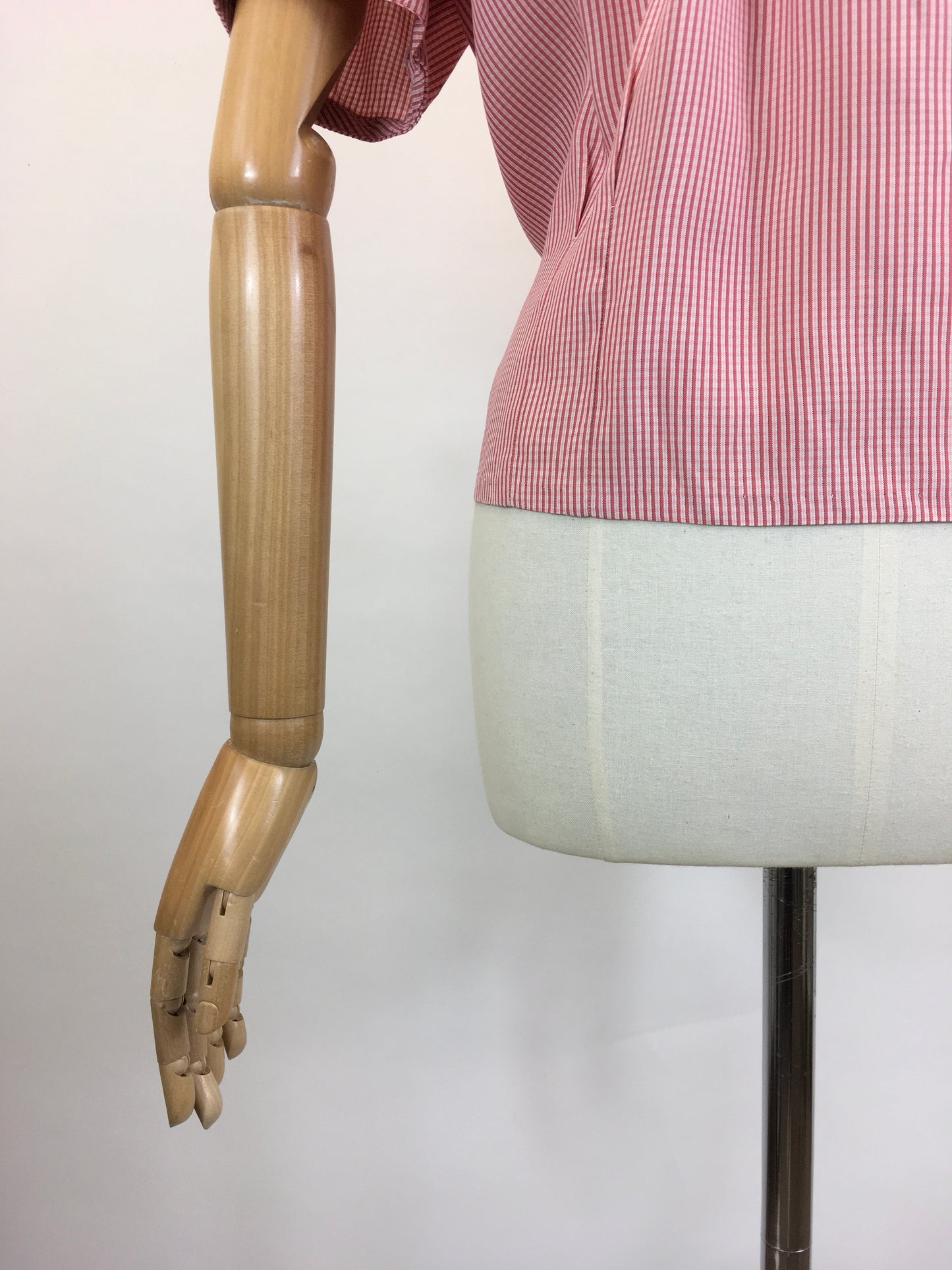 Original 1940’s Gorgeous Subtle Plaid Blouse - of Red, Pink and White