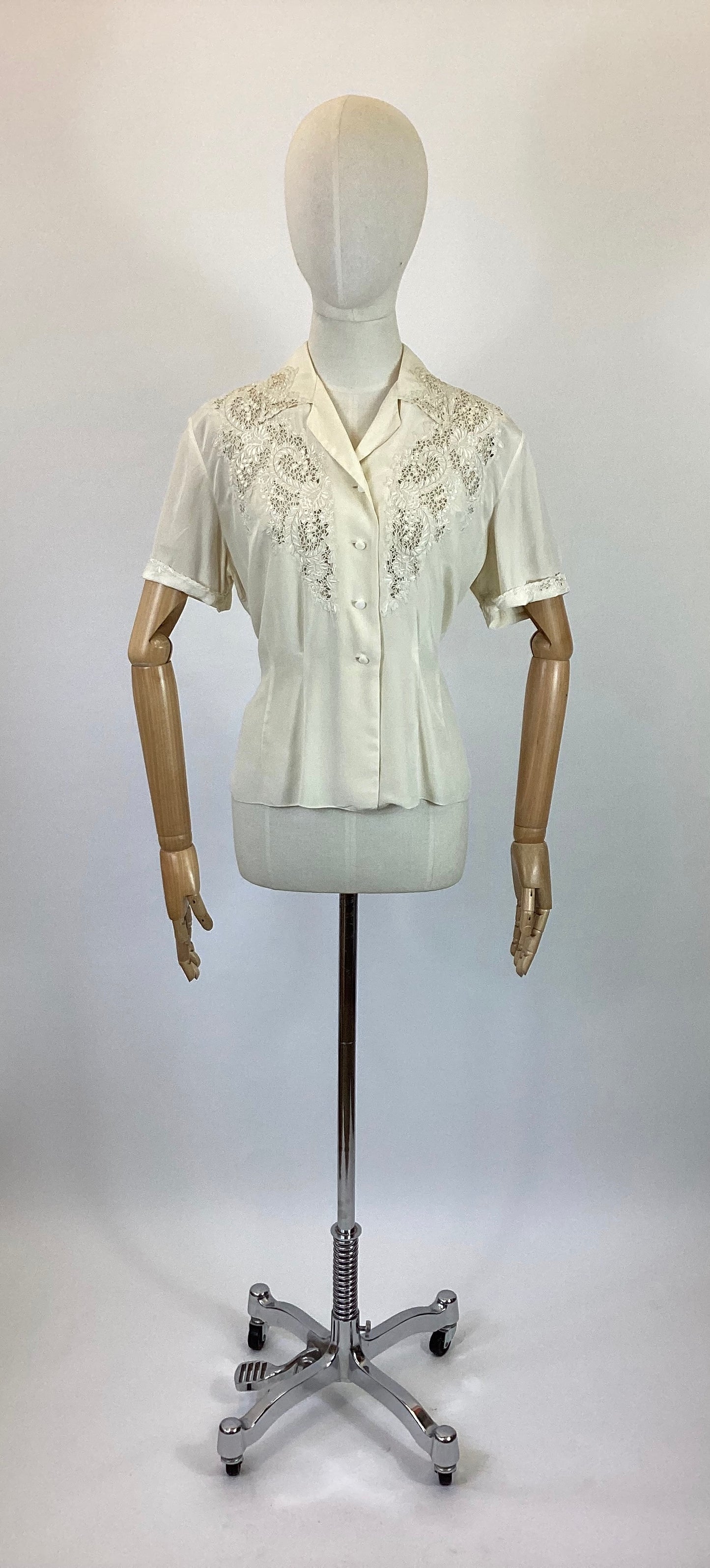 Original 40’s  Embroidered Blouse - in cream
