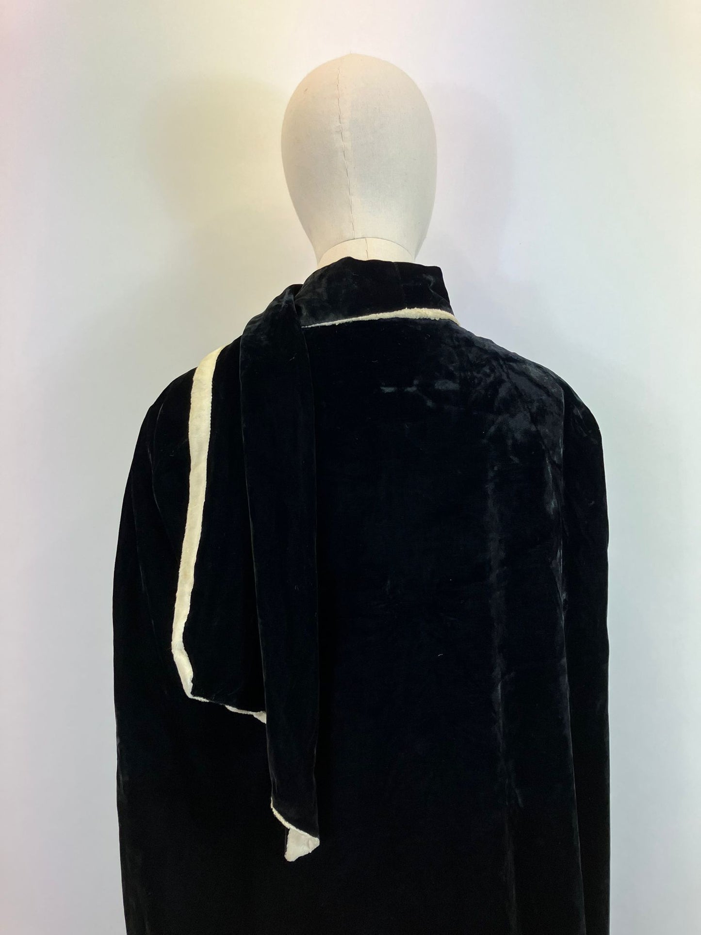 Original 20’s Beautiful Reversible Velvet Opera Cape - in Black / Cream