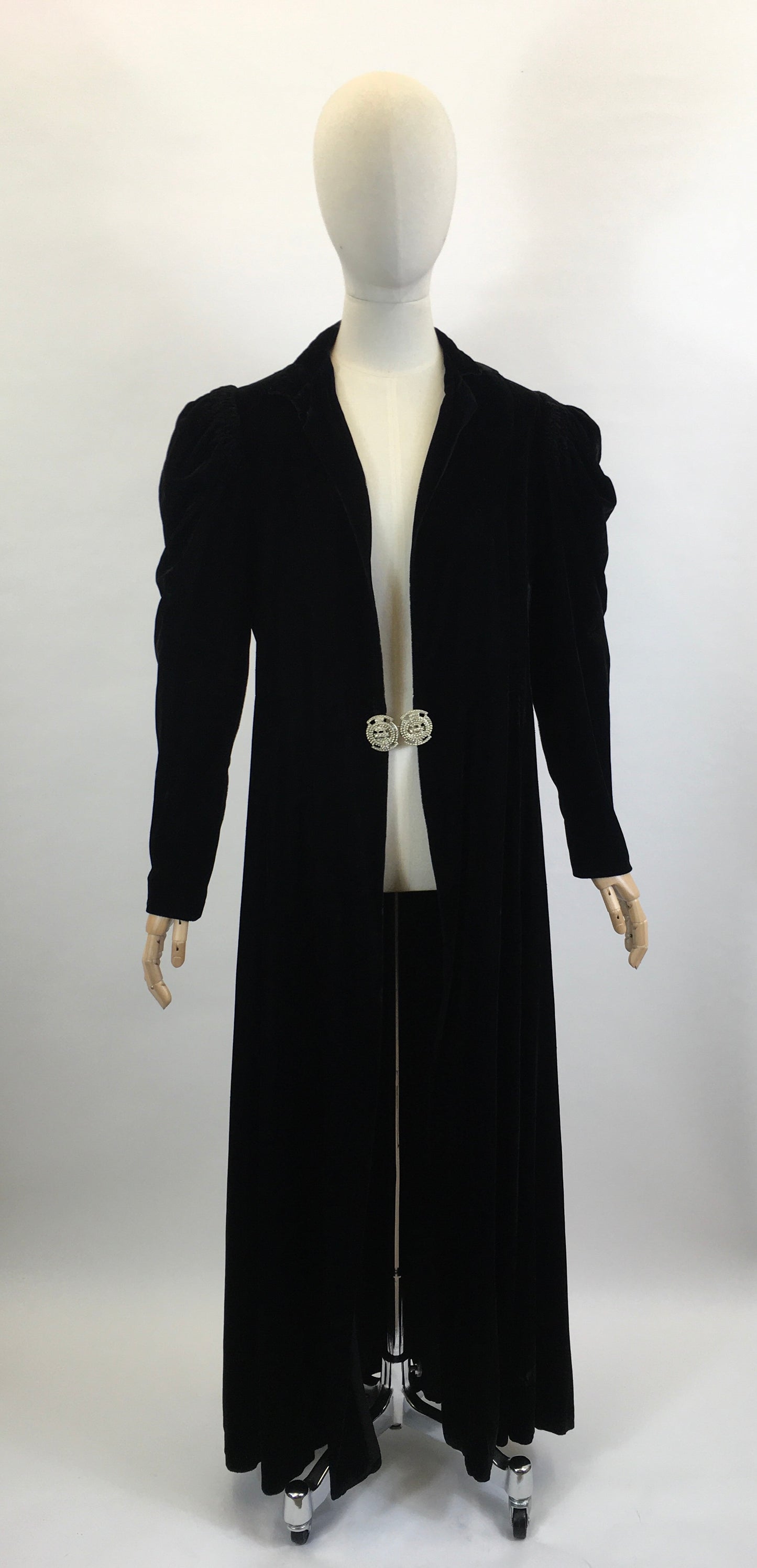 Original 1920’s Beautiful Velvet Opera Coat in Black