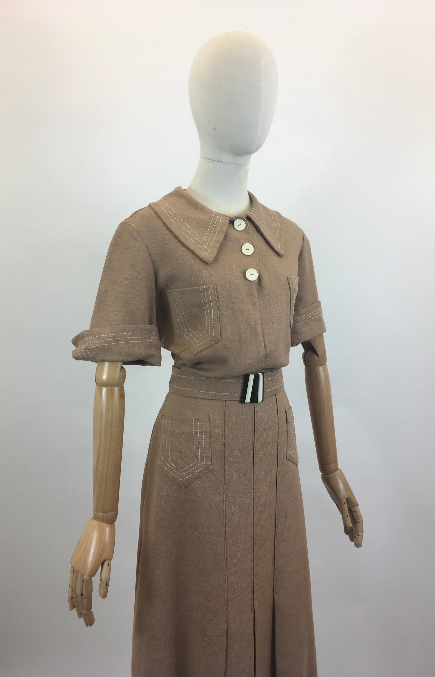 Original CC41  1940's Fabulous Moygashel Linen Dress - Soft Caramel