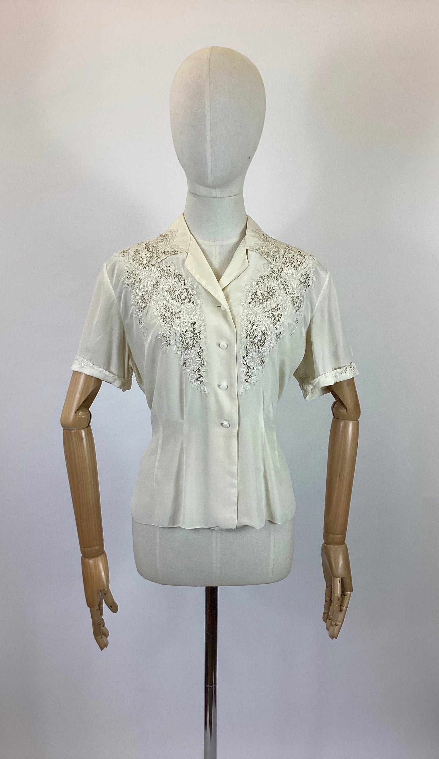Original 40’s  Embroidered Blouse - in cream