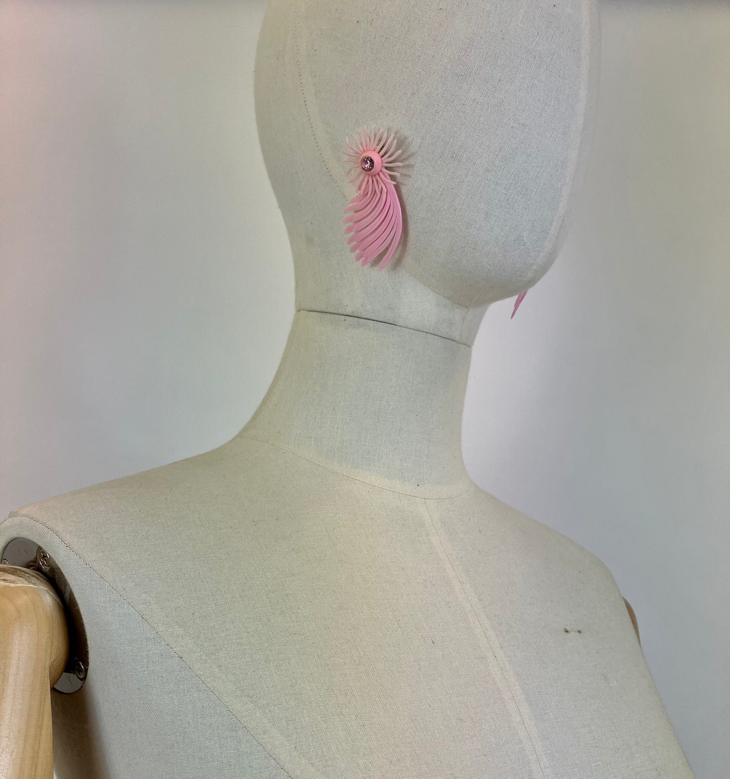 Original 1950’s Clip on Earrings - Baby pink - feathers