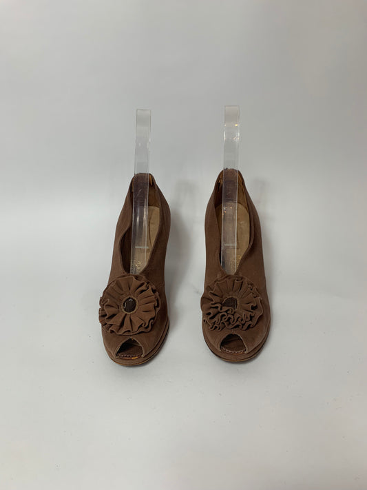 Original Fabulous 1940’s Peep toe Suede Shoes - light Brown.