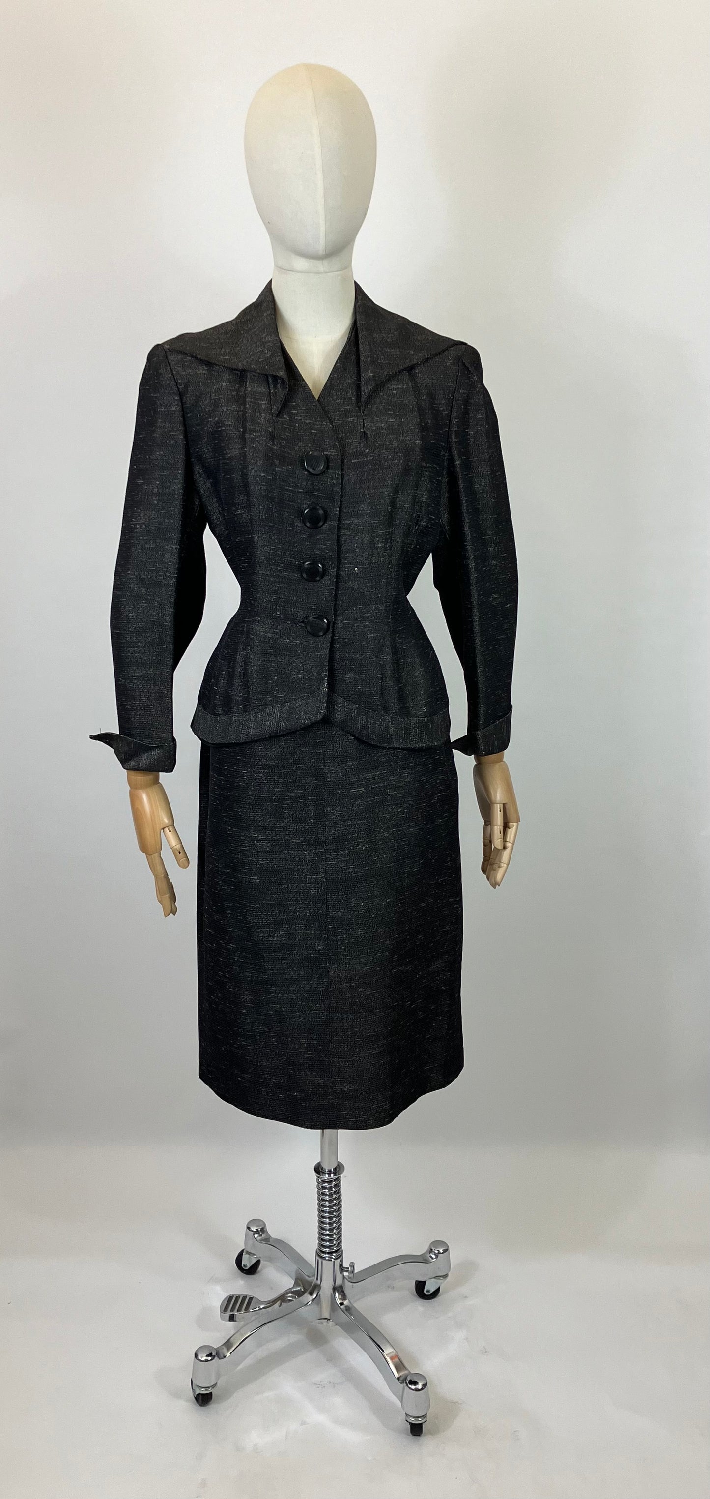 Original Late 40’s  Beautiful Fleck suit - in Charcoal