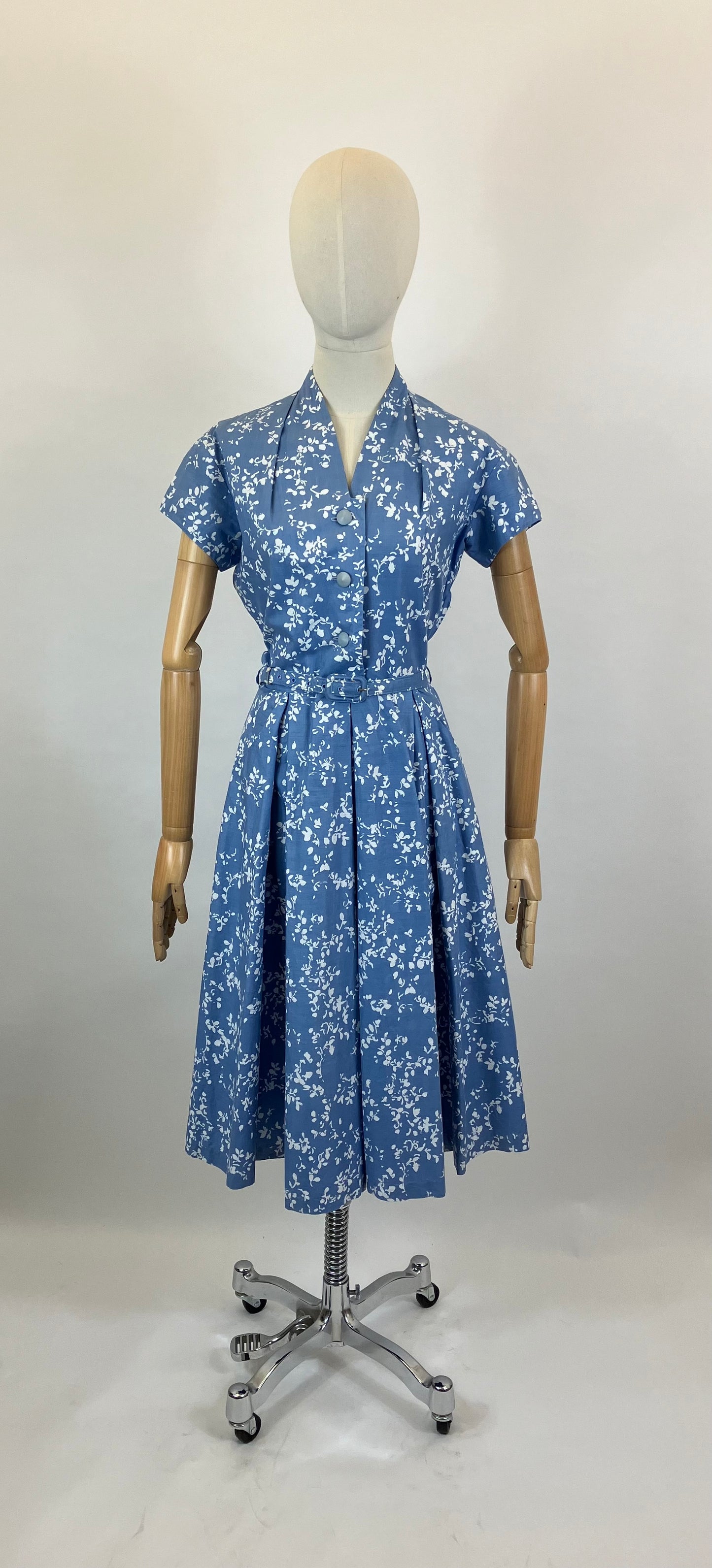 Original 1940’s/ 1950’s Cotton day dress - in Powder Blue