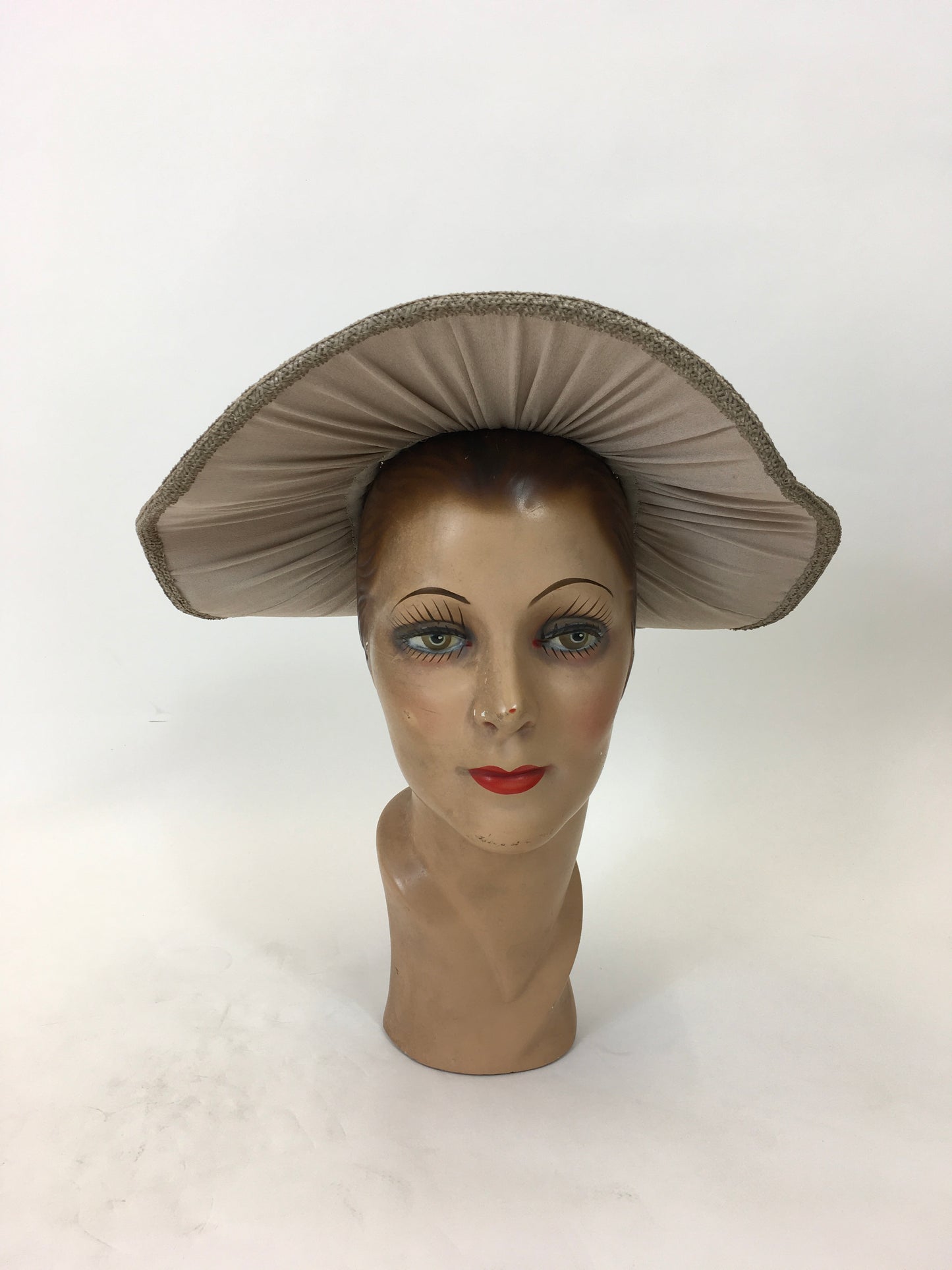 Original 1940's Fabulous Woven Raffia Hat - In A Soft Mushroom With Back Bow Detailing