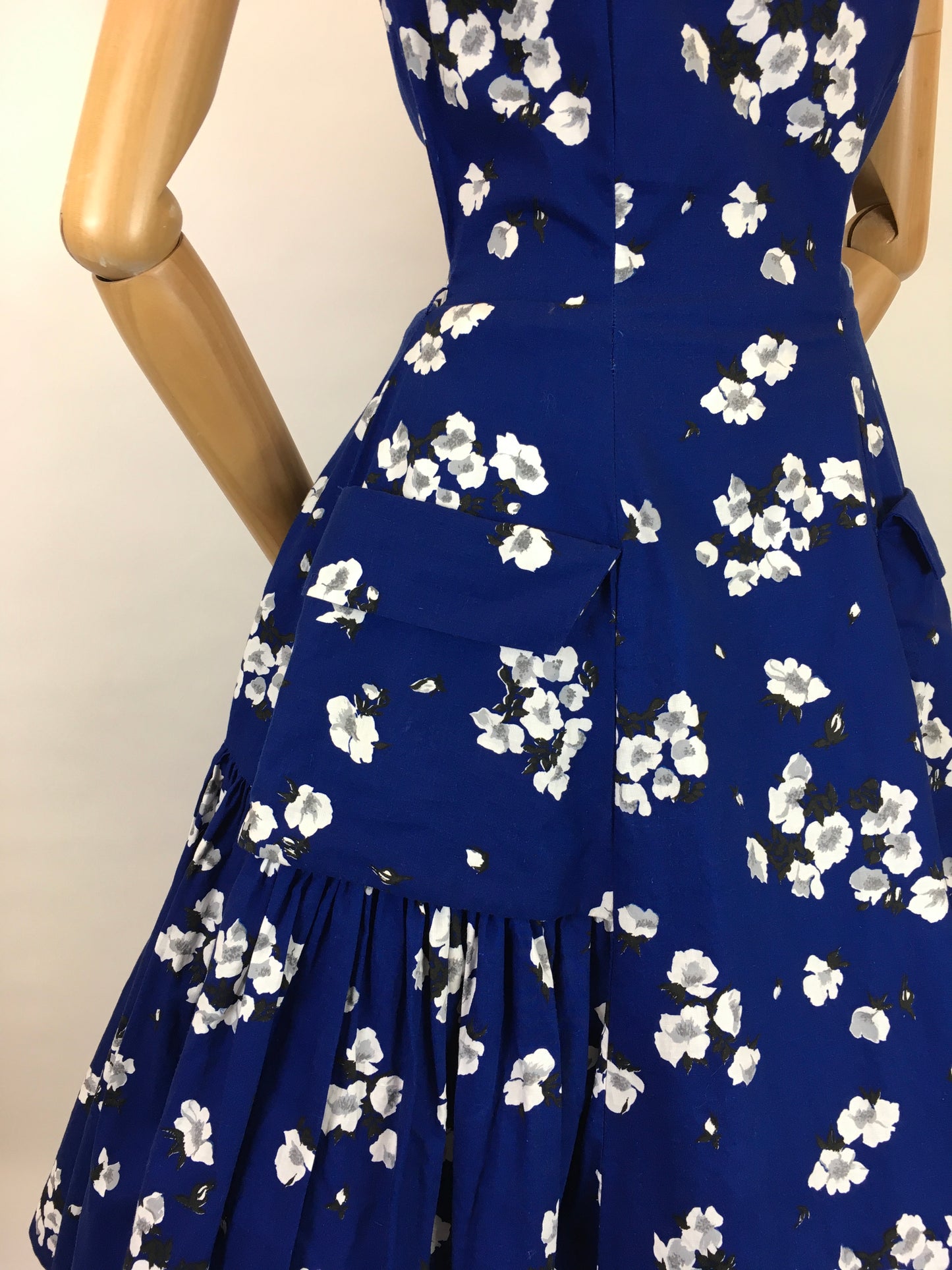 Original 1950’s STUNNING ‘ Horrockses Fashions ‘ Cotton Dress - In Rich Navy, Deep Charcoals and Soft Grey