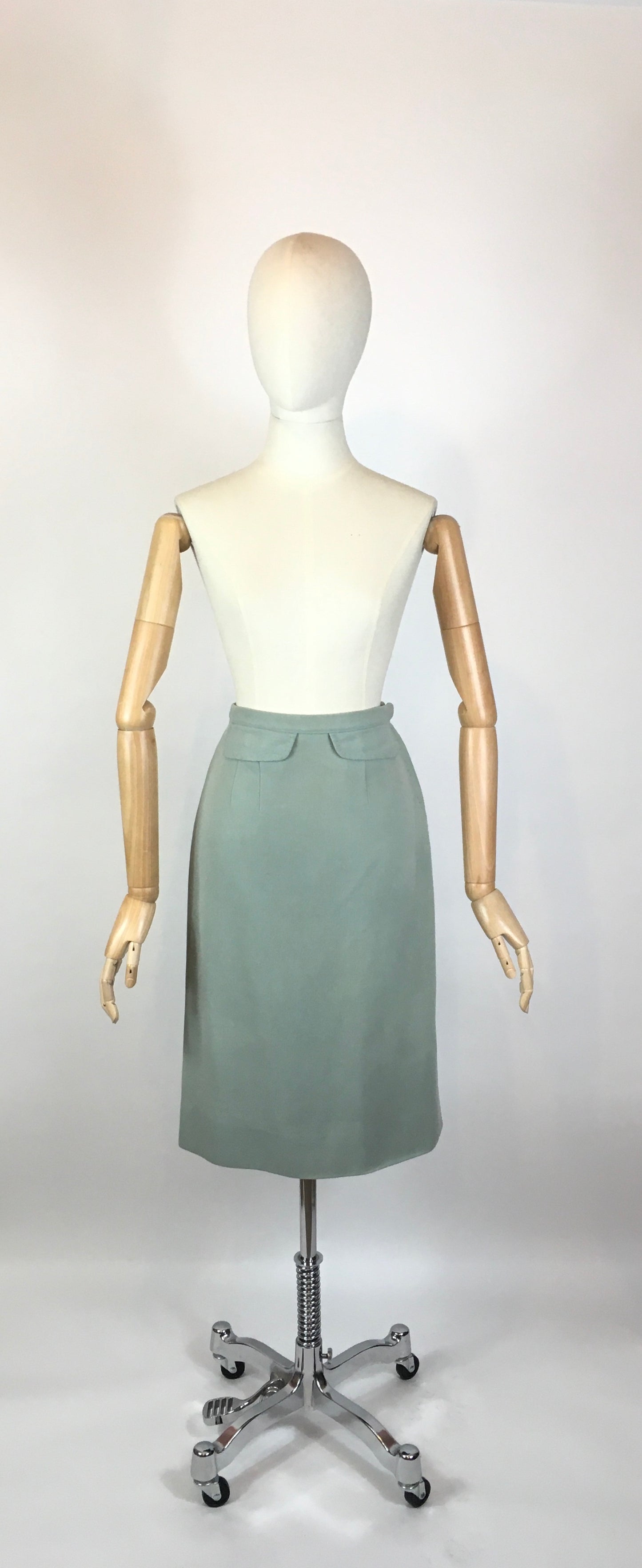 Original 1950’s Wool Pencil Skirt - Fabulous Details in Pale Mint Green
