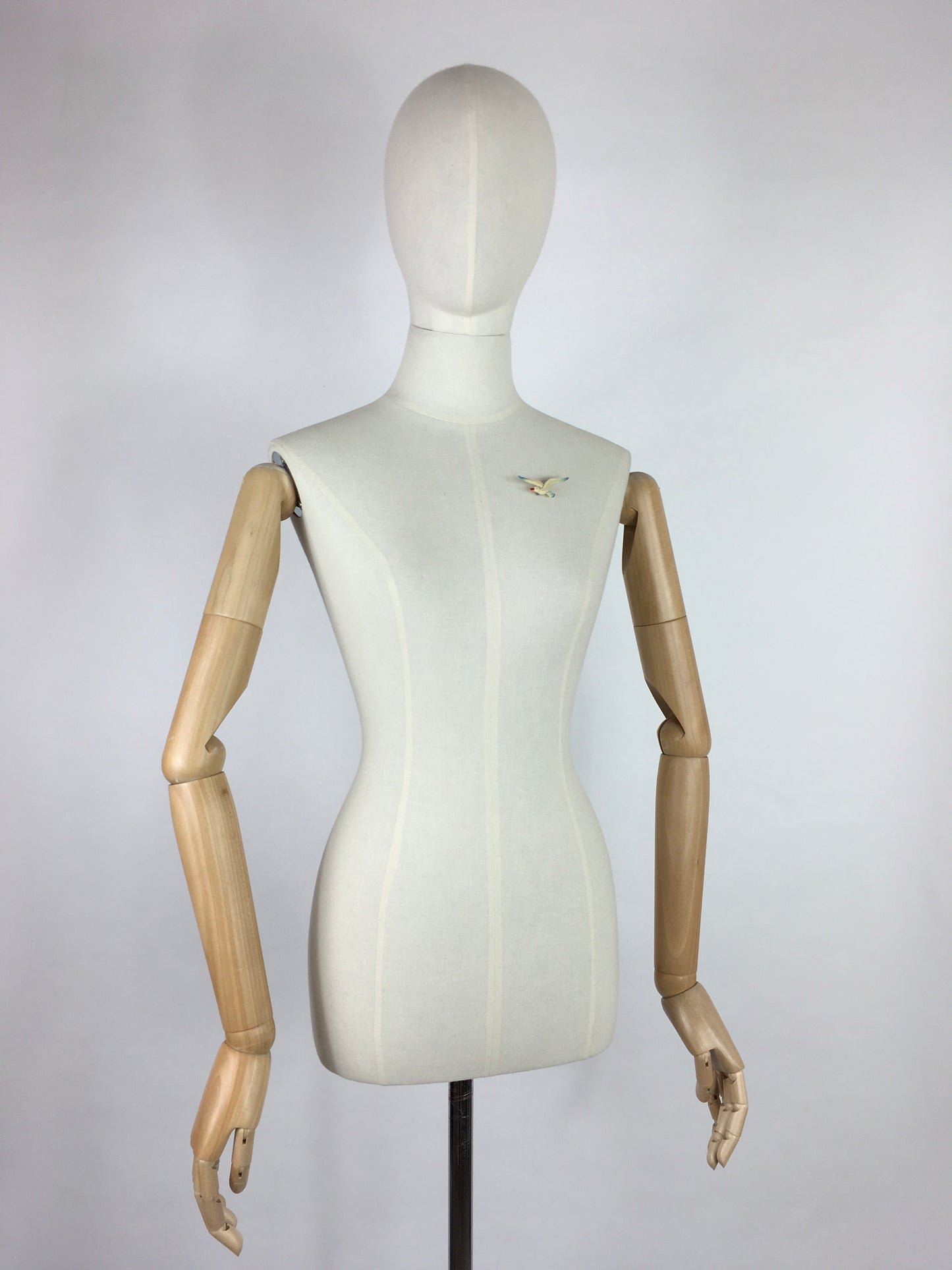 Original 1940s Celluloid Seagull Brooch - With lovely Details and Colourings