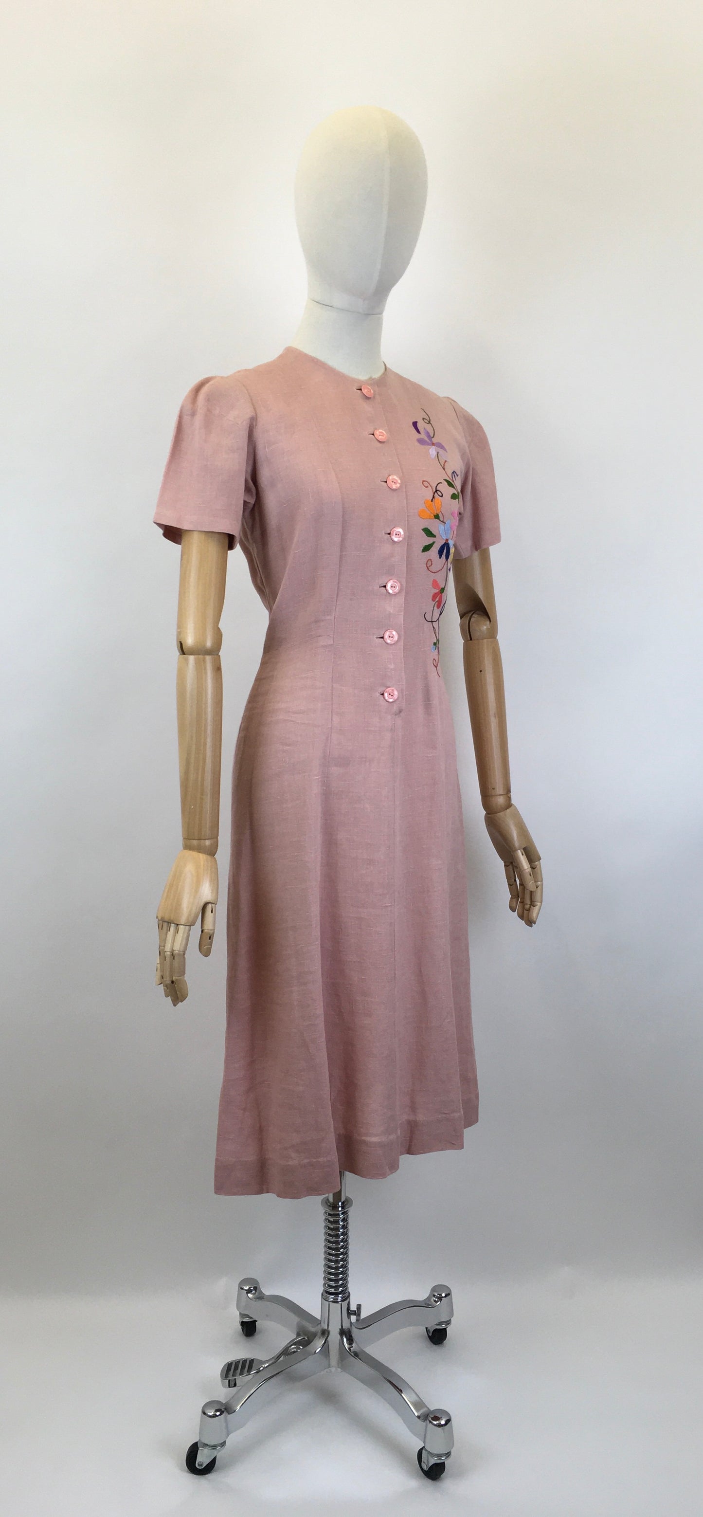 Original Early 1940’s Moygoshal Linen Dress with Embroidery - In Powdered Rose with Spring Meadow Florals