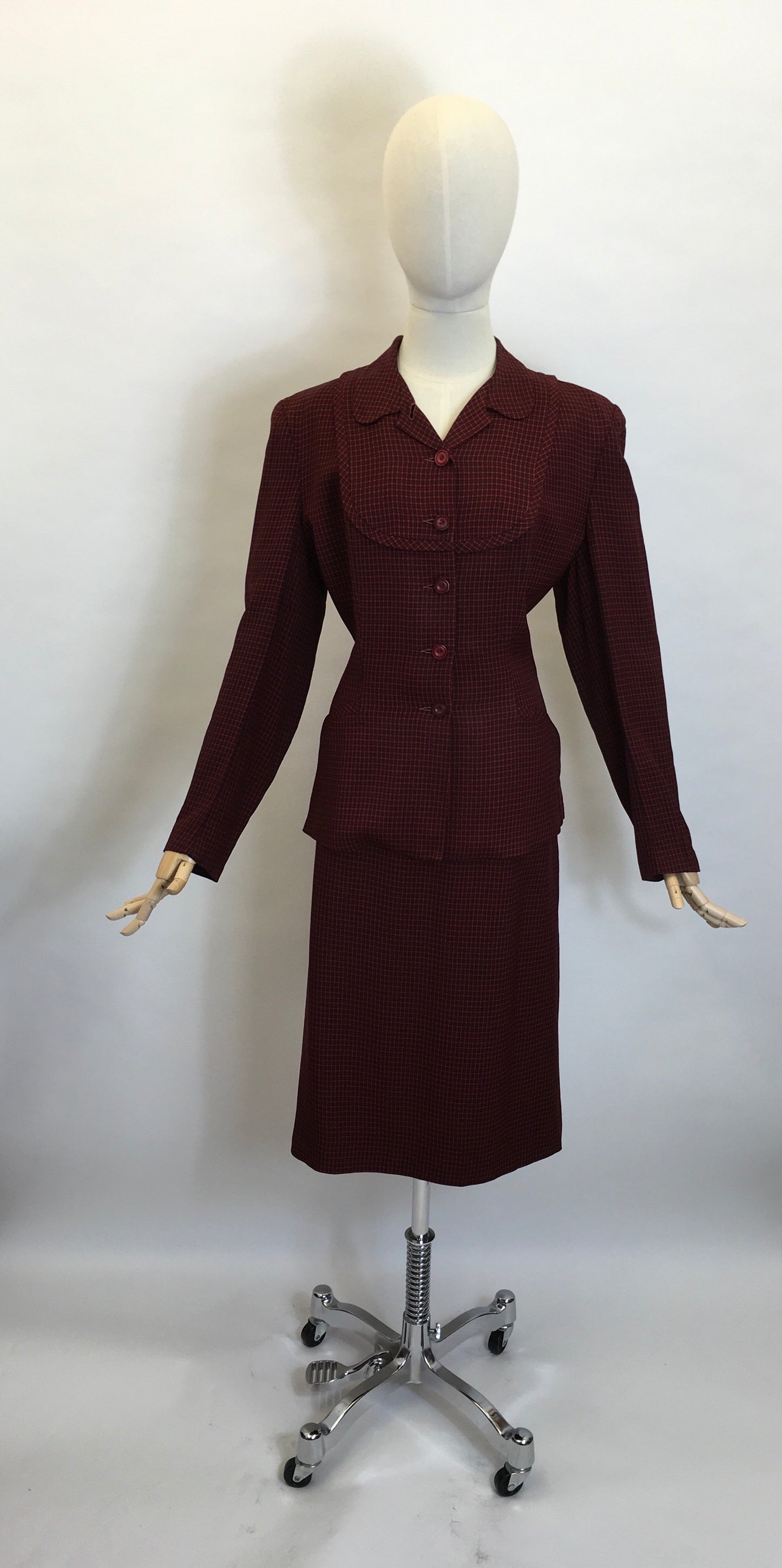 Original STUNNING 1940's American Suit - Fabulous Red & Black Check Pattern Fabric