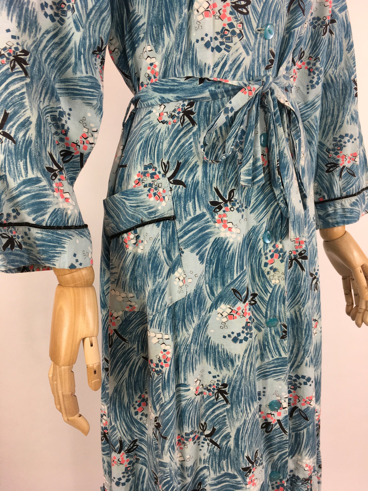 Original 1950s Housecoat by ‘ Pelaw ‘ - Made From a Beautiful Cotton In Blues, Pinks, Yellows and Blacks