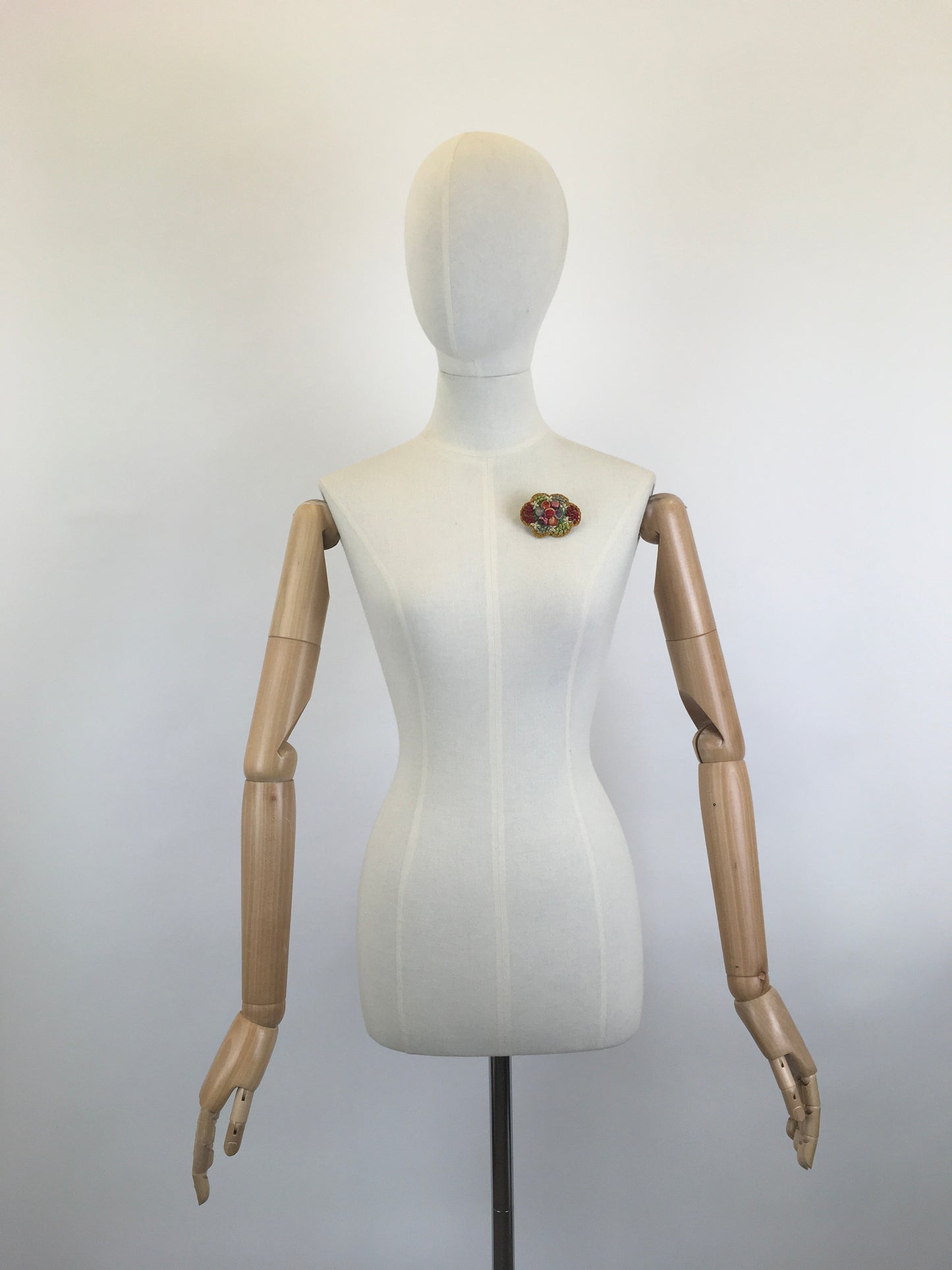 Original 1930’s Beautiful Raffia Brooch - In Flora in Summertime Meadow Brights