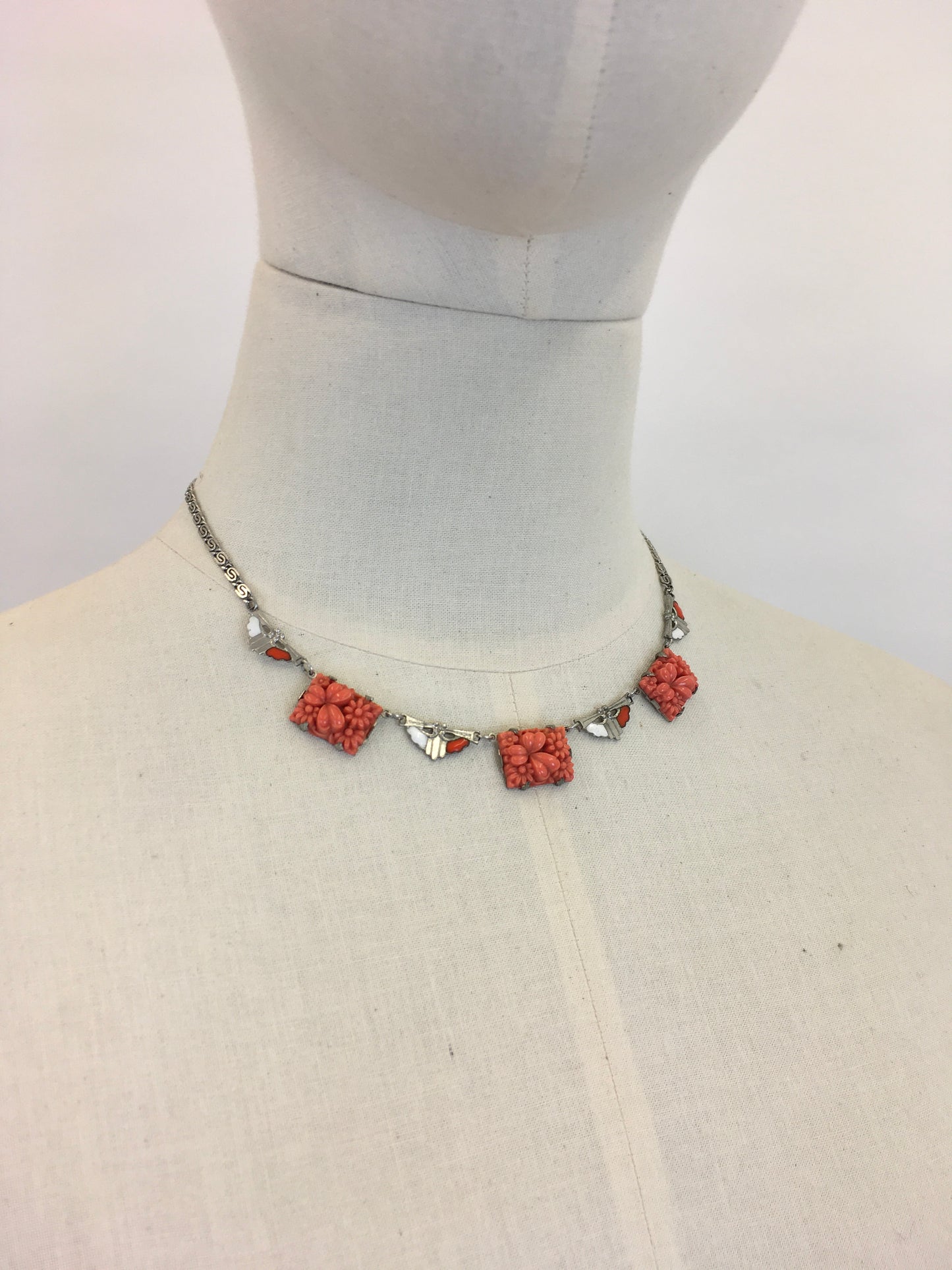 Original 1930s Coral Pressed Glass & Enamel Necklace - With Intricate Deco Detailing