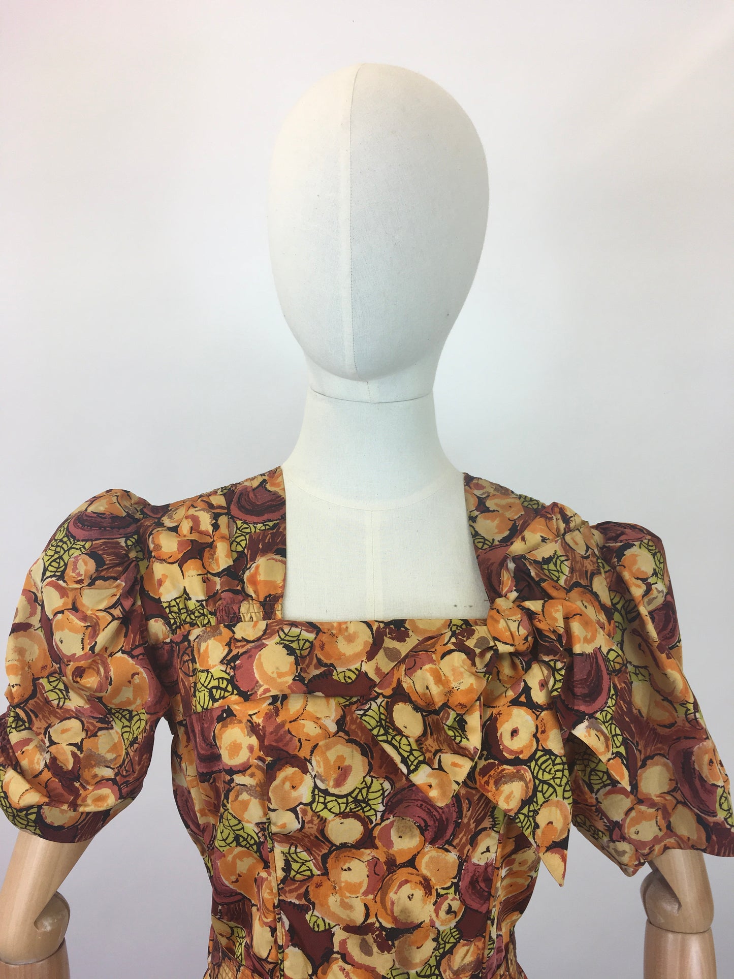 Original 1940’s Double 11 Dinner Plate Label Gown - In Beautiful Tones of Autumnal Hues