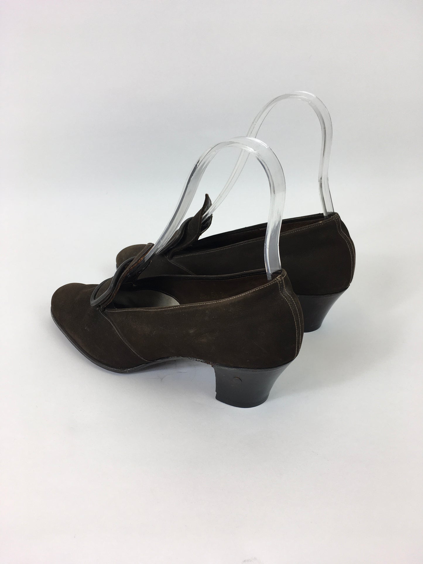 Original 1940’s Brown Suede Shoes - Made By ‘ Lotus ‘ A UK 5 / 5 1/2