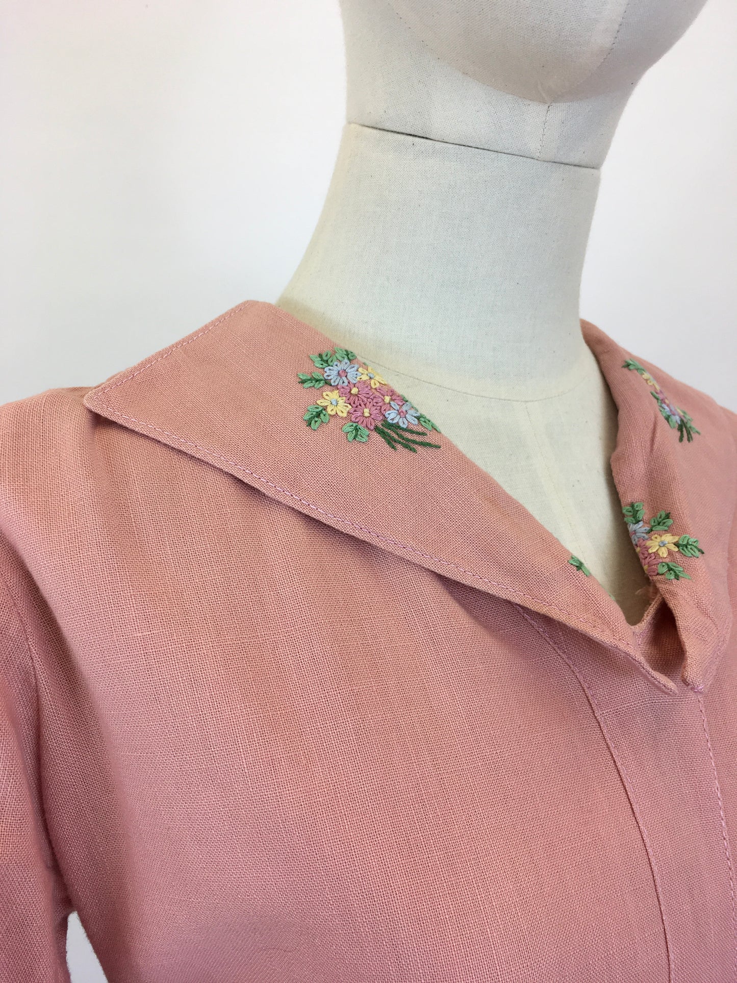 Original 1940’s Darling Powdered Pink Day Dress with Floral Embroidery - A Lovely WarTime Silhouette