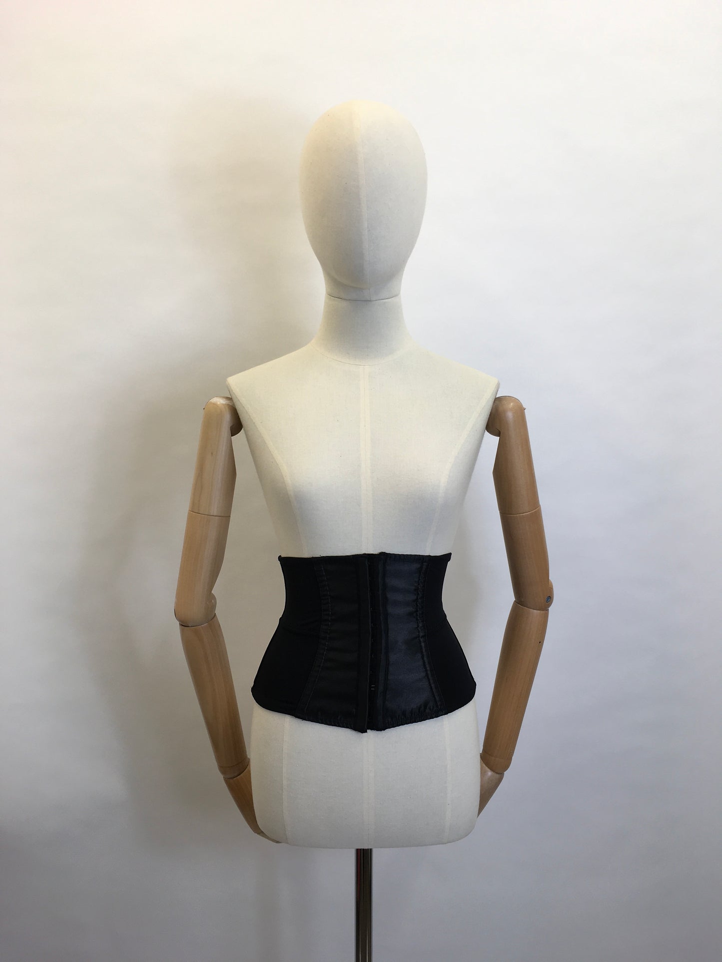 What Katie Did Lingerie - Glamour Waist Cincher In Black