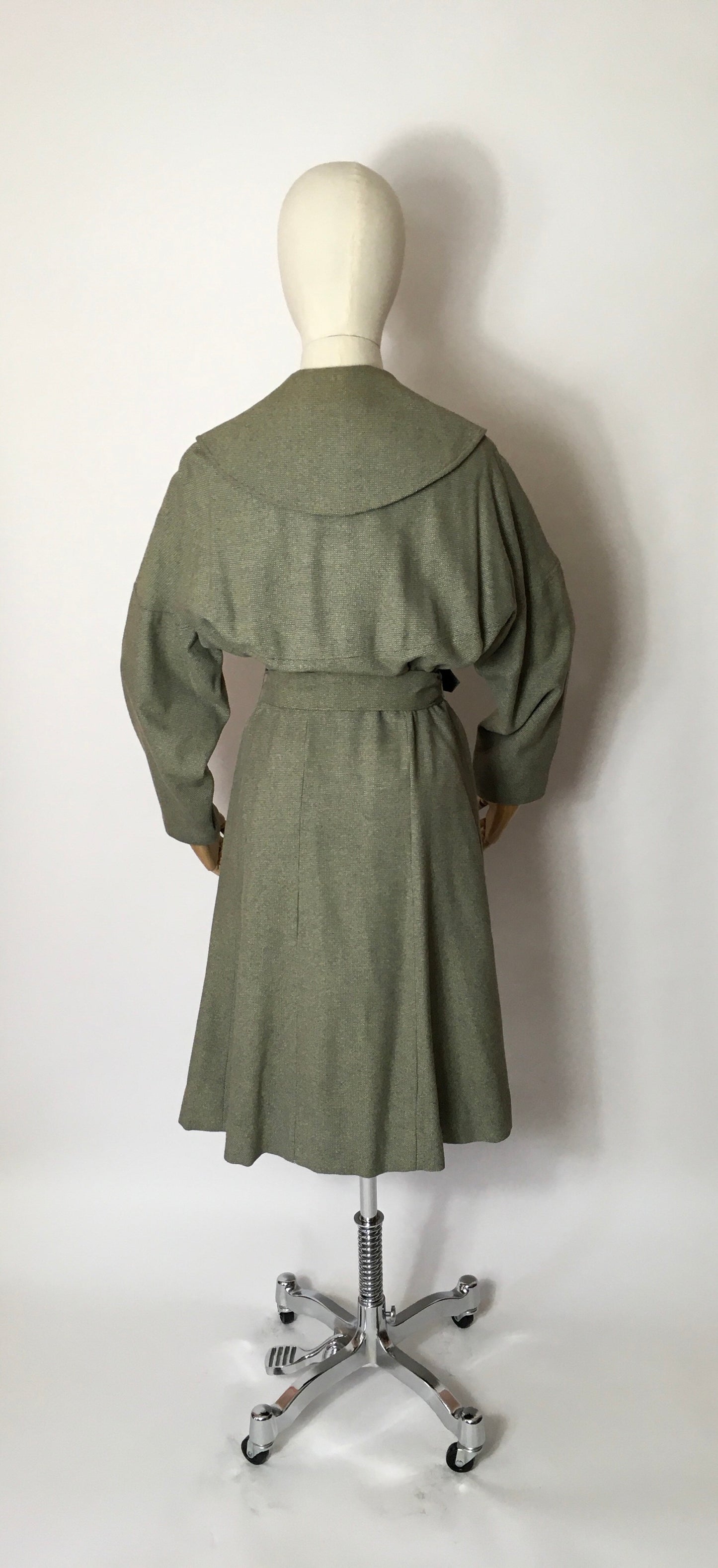 Original 1940’s Showerproof Coat by ‘ Telemac Rainwear Ltd ‘ - Featuring a Fabulous Large Shaped Collar