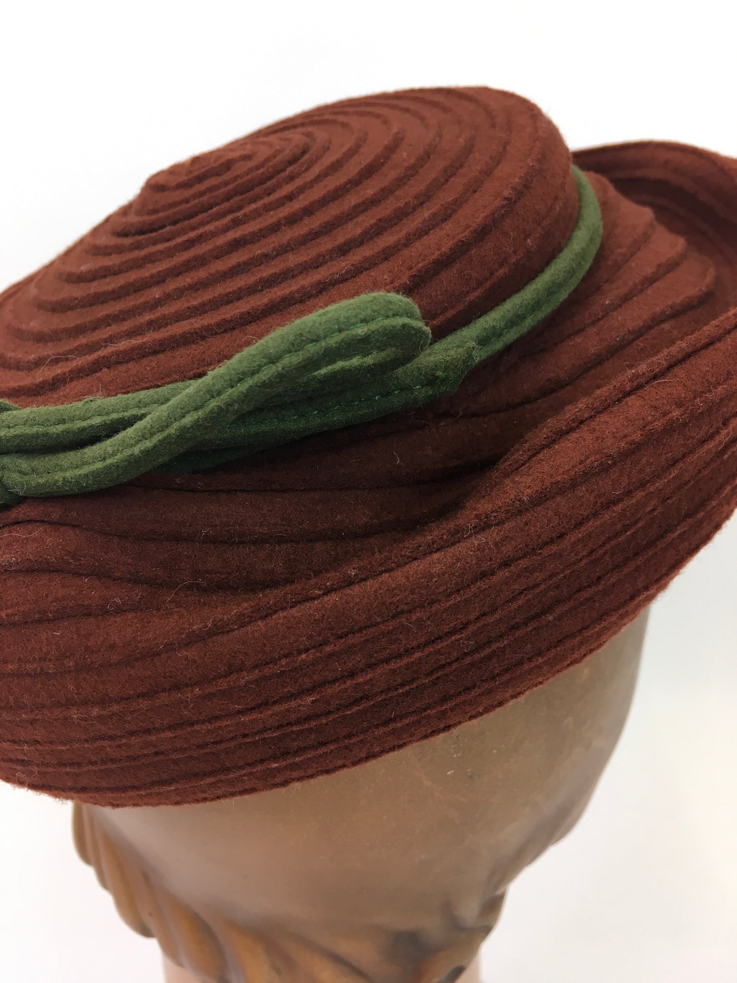 Original 1940's Darling Tilt Hat - In Rust With A Green Bow Trim