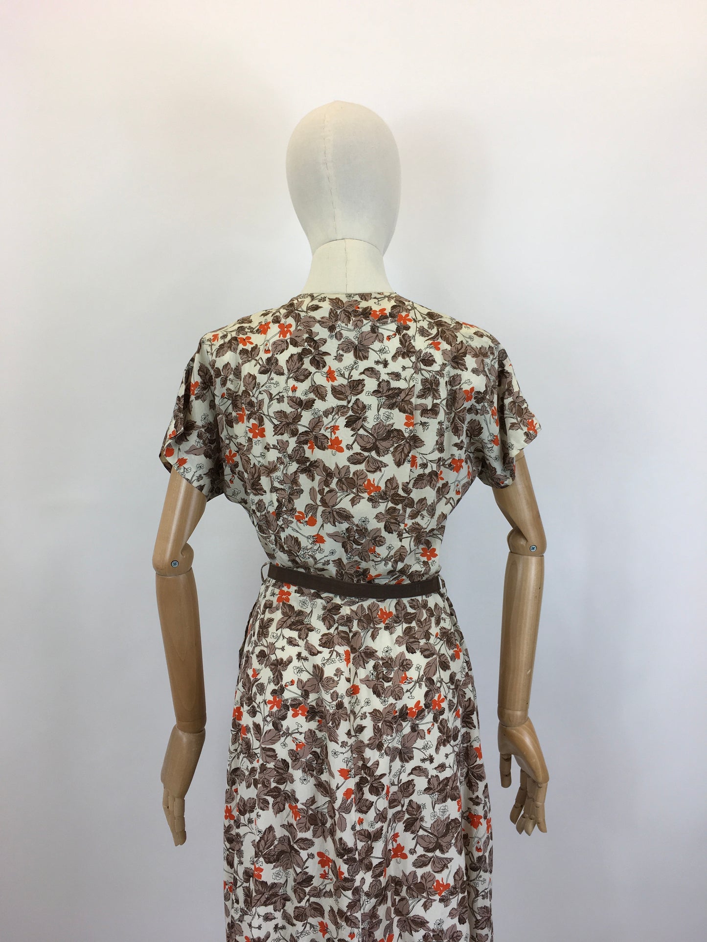 Original 1940's Beautiful Day Dress in Warm Browns, Rust & Cream - By ' Park Lane Frocks'