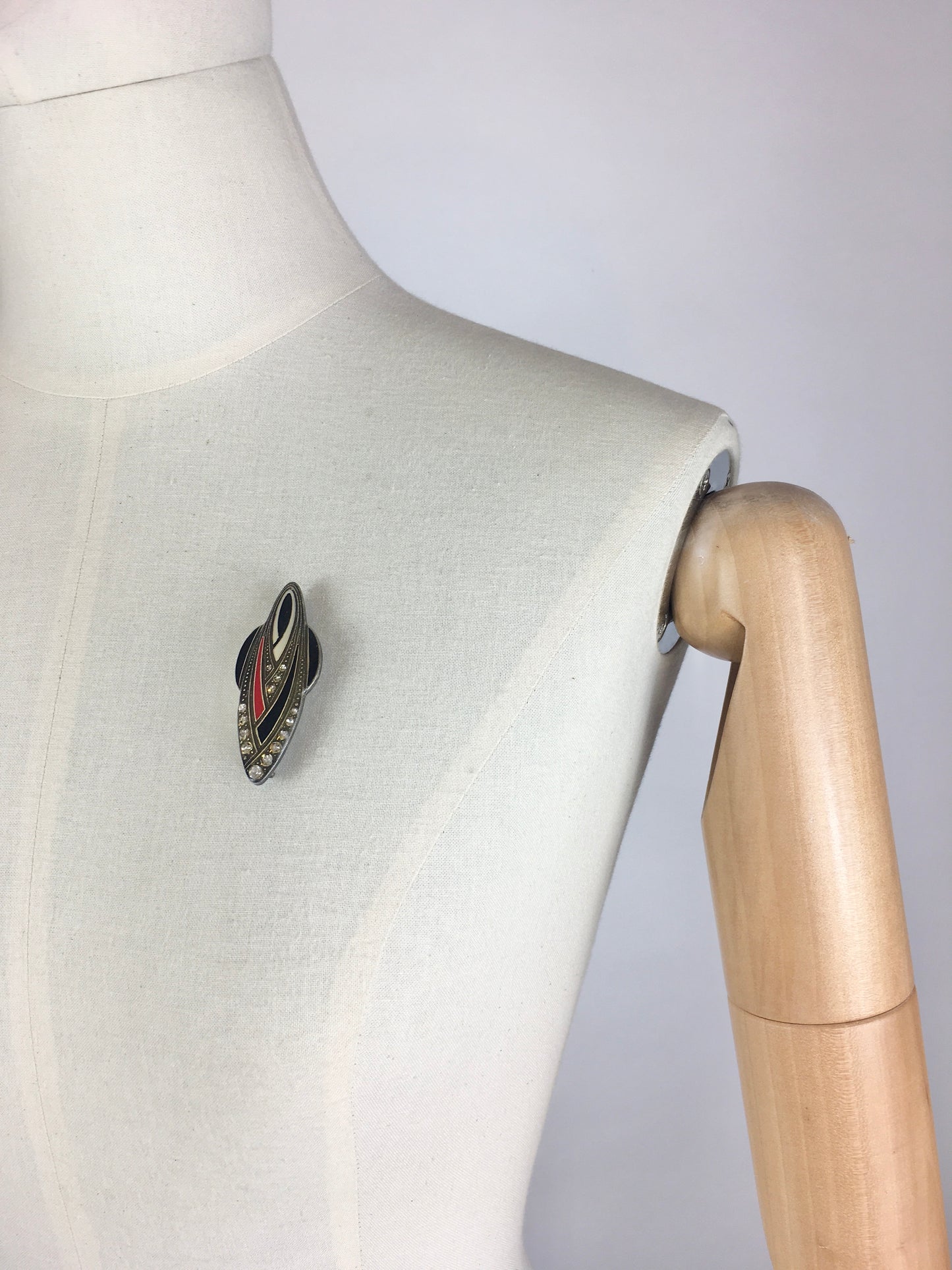 Original 1920’s Deco Brooch - Stunning Deco Styling With Enamel and Paste Jewell’s