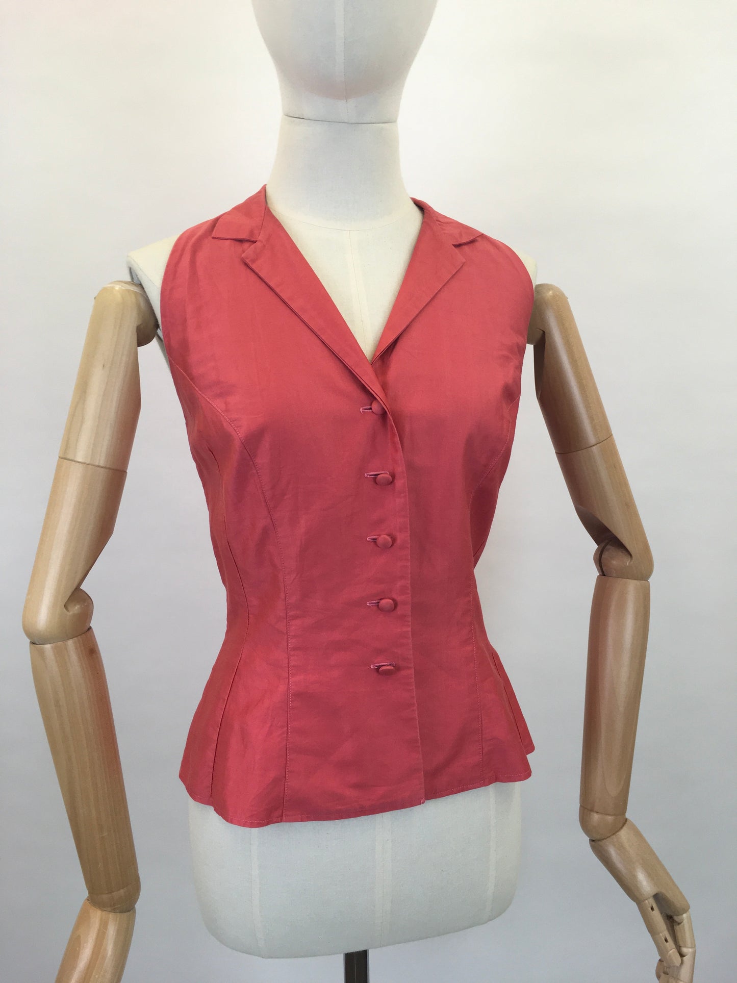 Original 1950s Deep Coral Cotton Blouse - In a Classic 50’s Silhouette