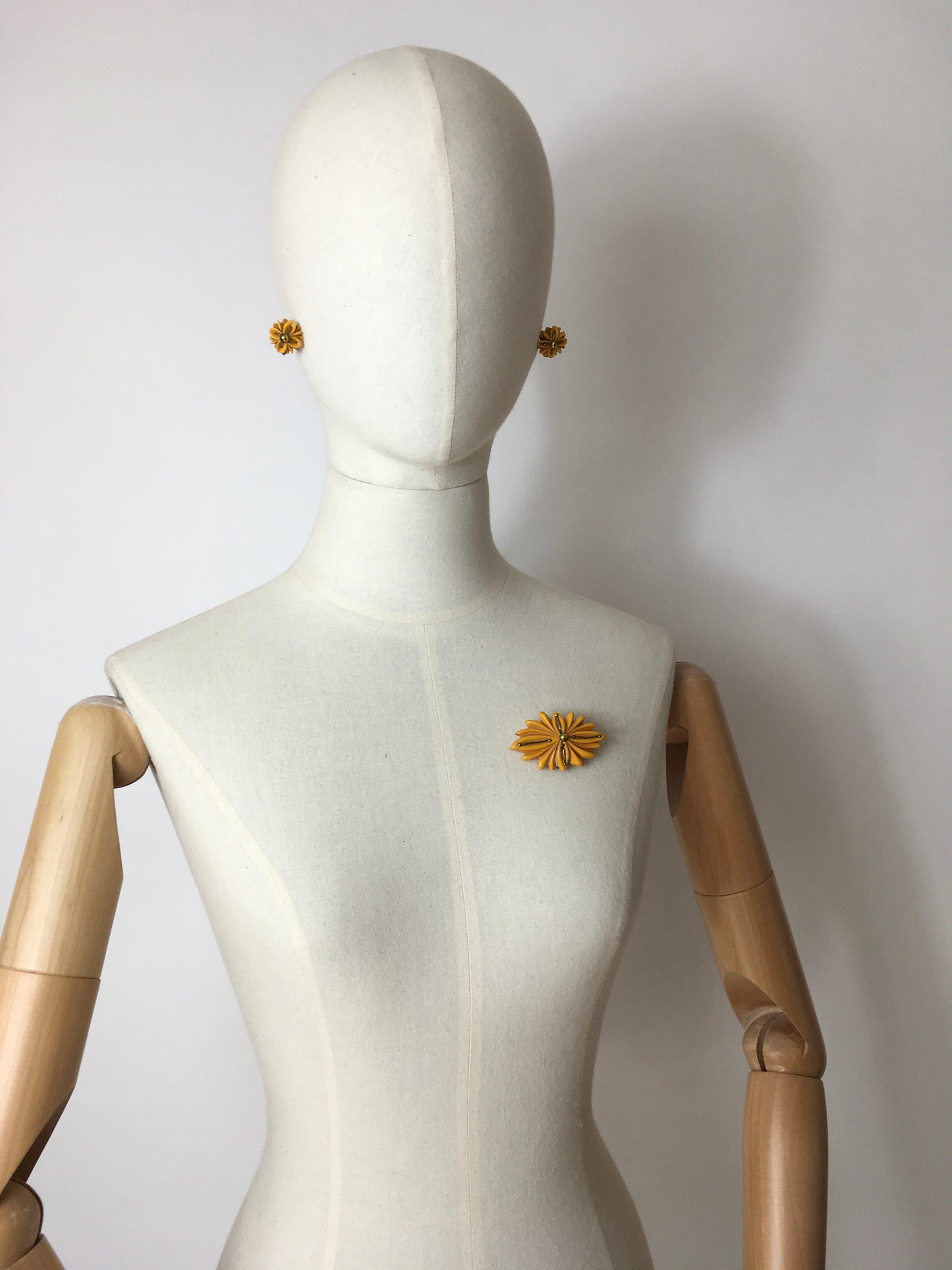 Original 1940’s Bakelite Dress Clip & Earrings Set - Lovely Egg Yolk Colour