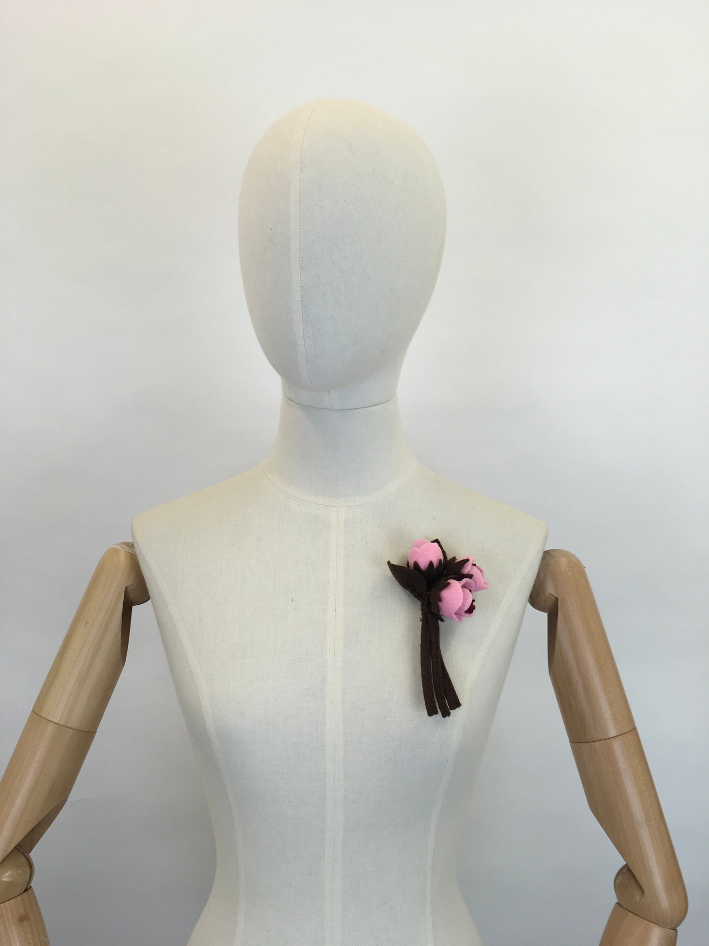 Reproduction 1940s Make Do and Mend Felt Flower Corsage Brooch - In Pink  & Green