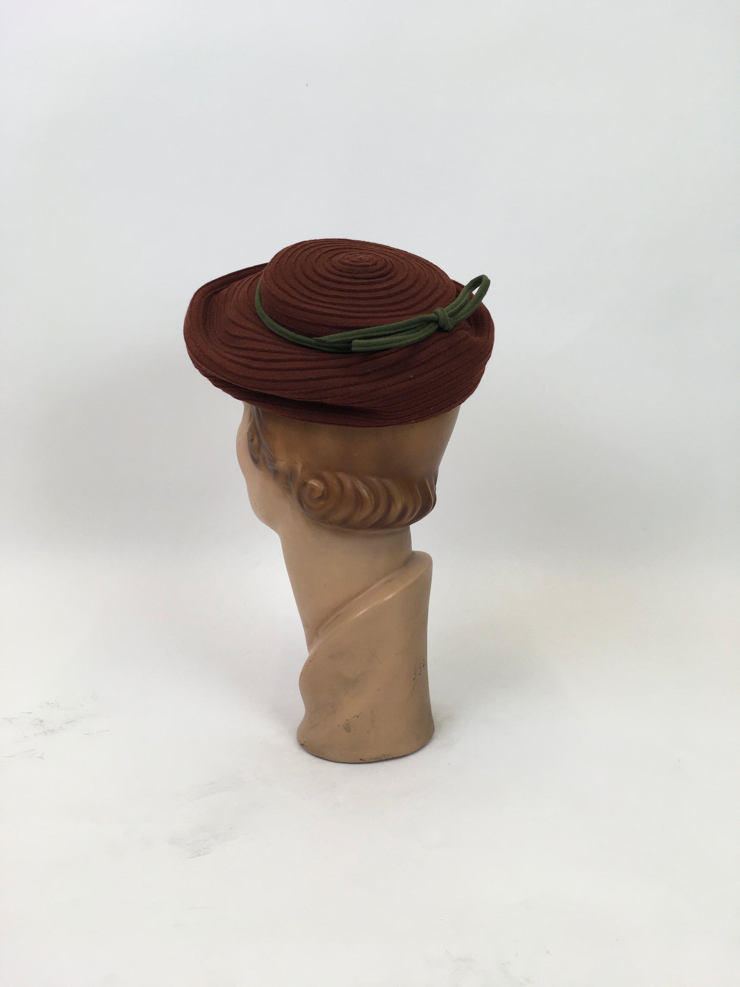 Original 1940's Darling Tilt Hat - In Rust With A Green Bow Trim