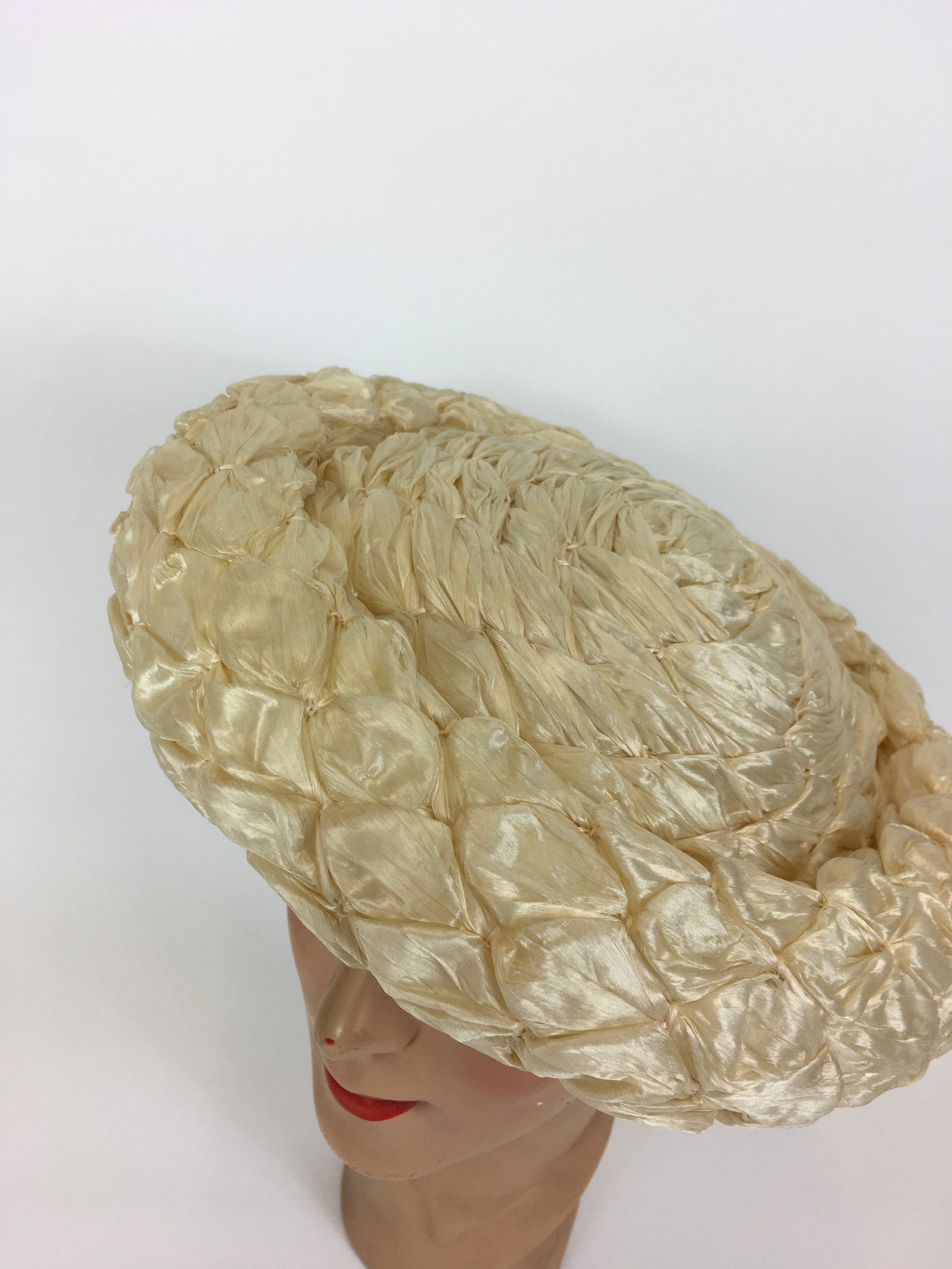 Original 1950’s FABULOUS Soft Cream Raffia Platter Hat - With Structured Inner Band